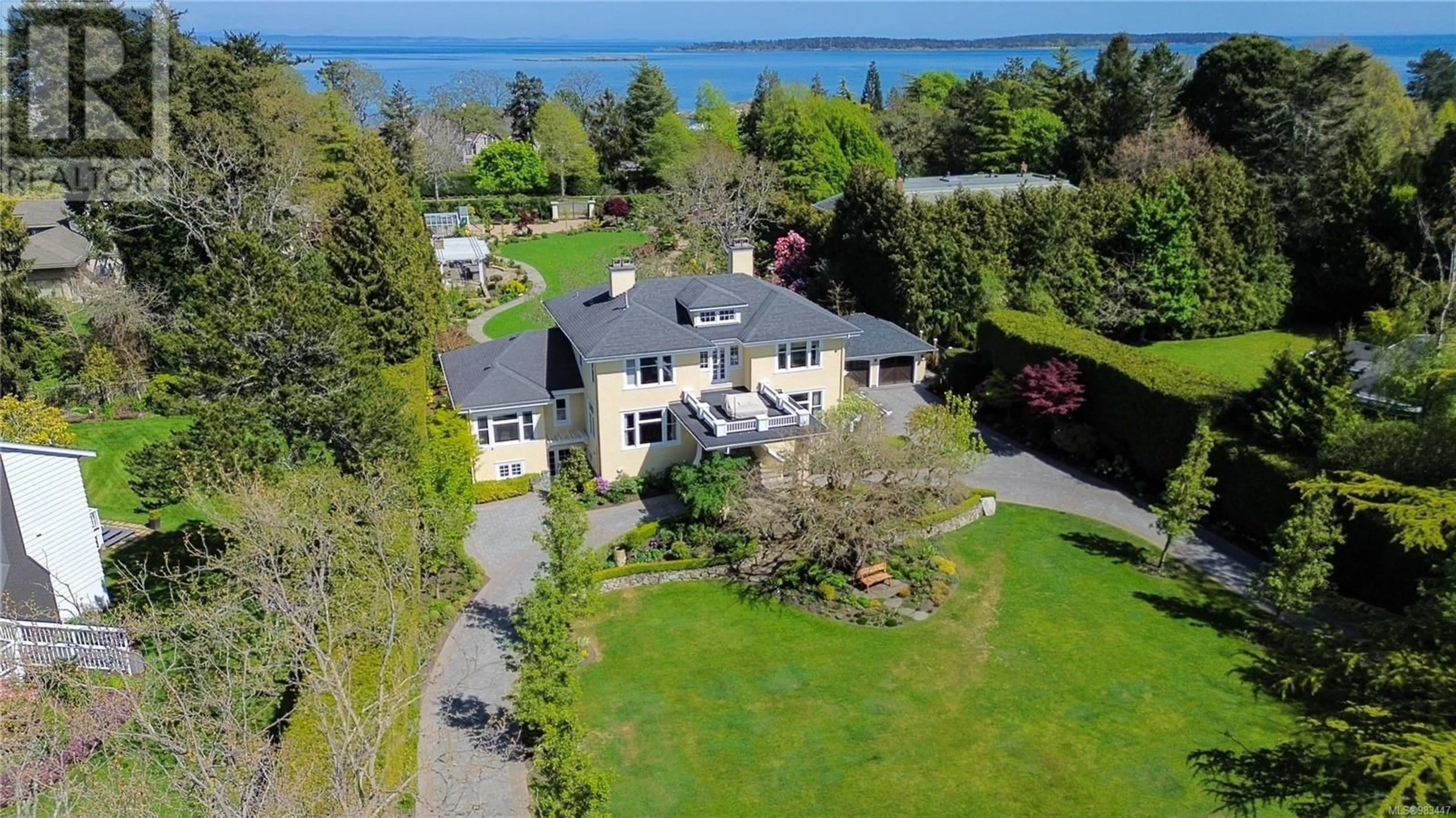 A pic from outside/outdoor area/front of a property/back of a property/a pic from drone, water/lake/river/ocean view for 2970 Rutland Rd, Oak Bay British Columbia V8R3R6