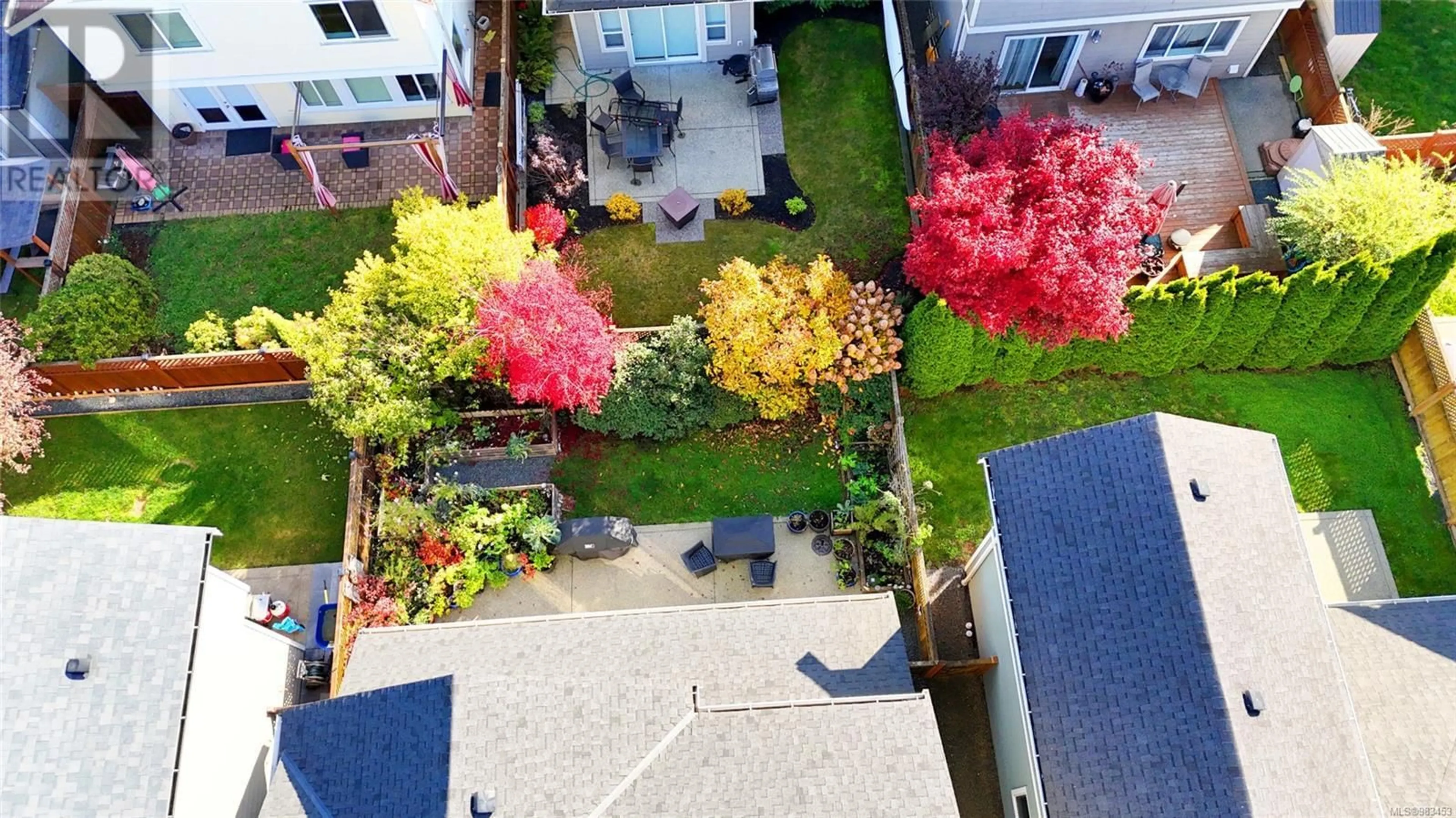 A pic from outside/outdoor area/front of a property/back of a property/a pic from drone, city buildings view from balcony for 3291 Merlin Rd, Langford British Columbia V9C0H3