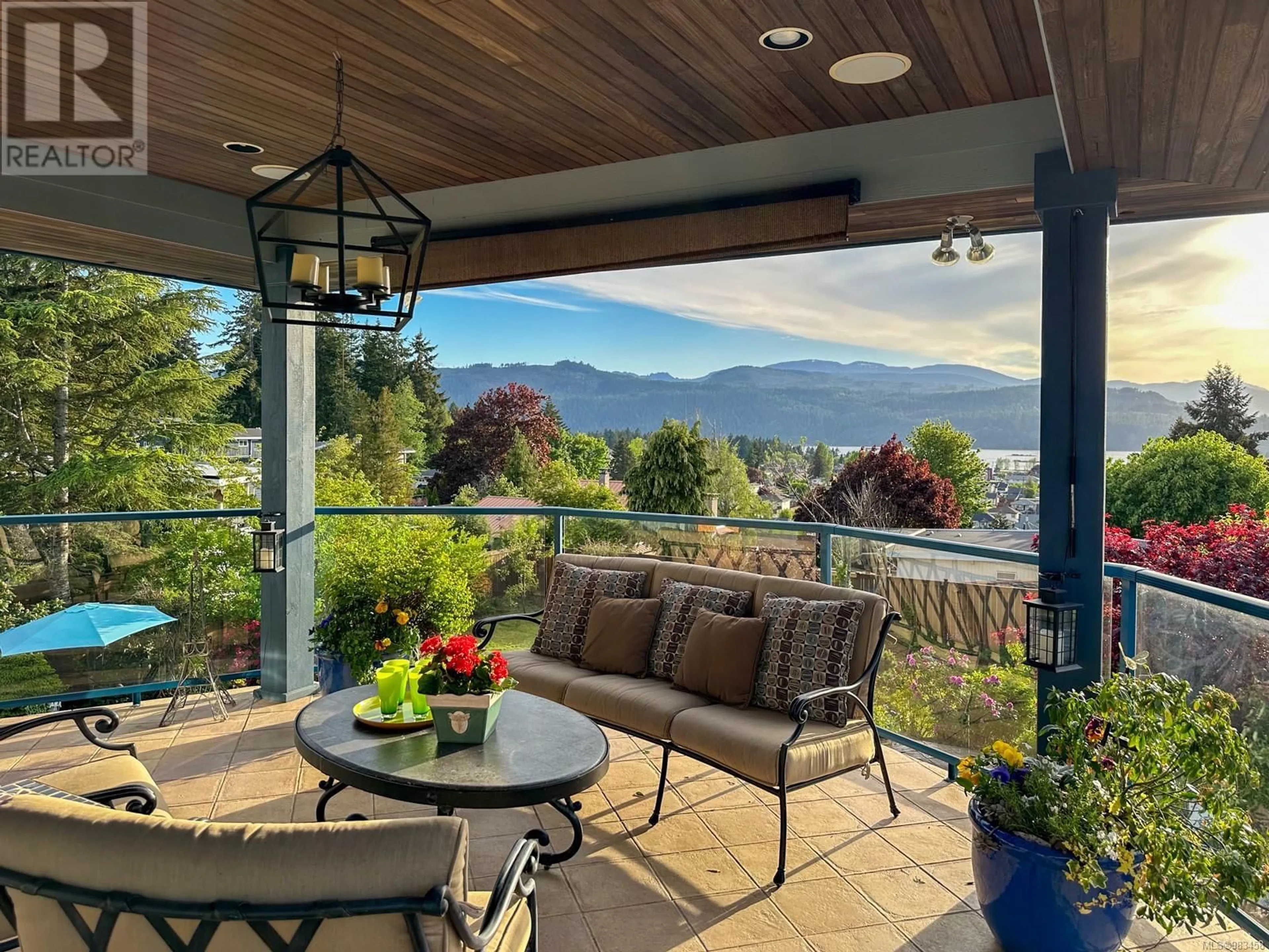 Patio, mountain view for 3748 Meares Dr, Port Alberni British Columbia V9Y5H5