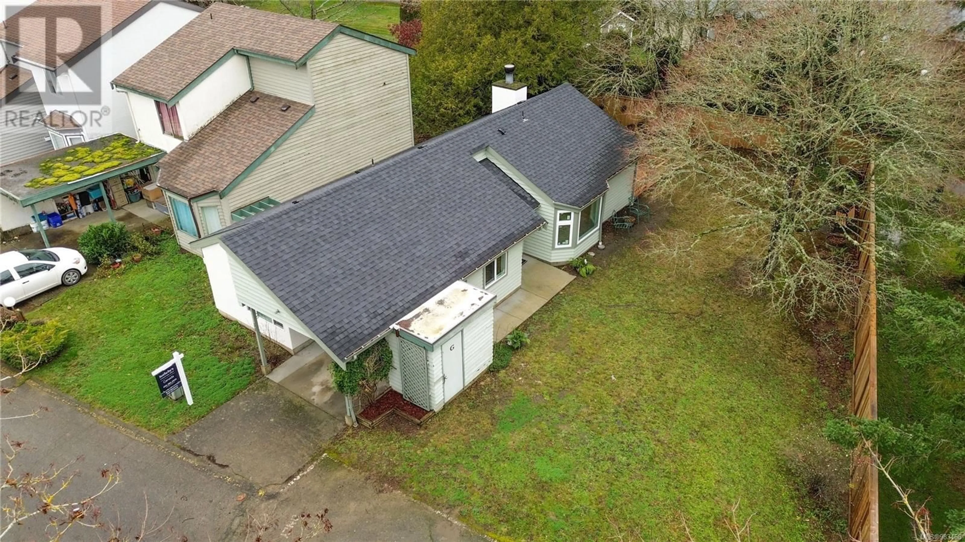 A pic from outside/outdoor area/front of a property/back of a property/a pic from drone, building for 31 7925 Simpson Rd, Central Saanich British Columbia V8M1L3