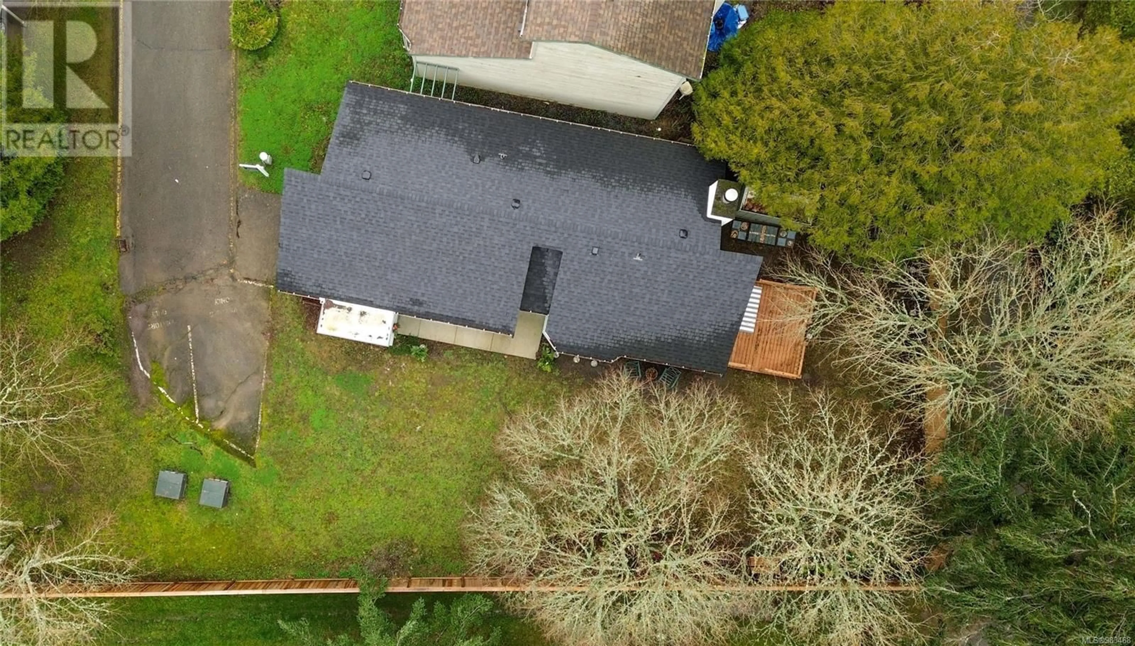 A pic from outside/outdoor area/front of a property/back of a property/a pic from drone, street for 31 7925 Simpson Rd, Central Saanich British Columbia V8M1L3