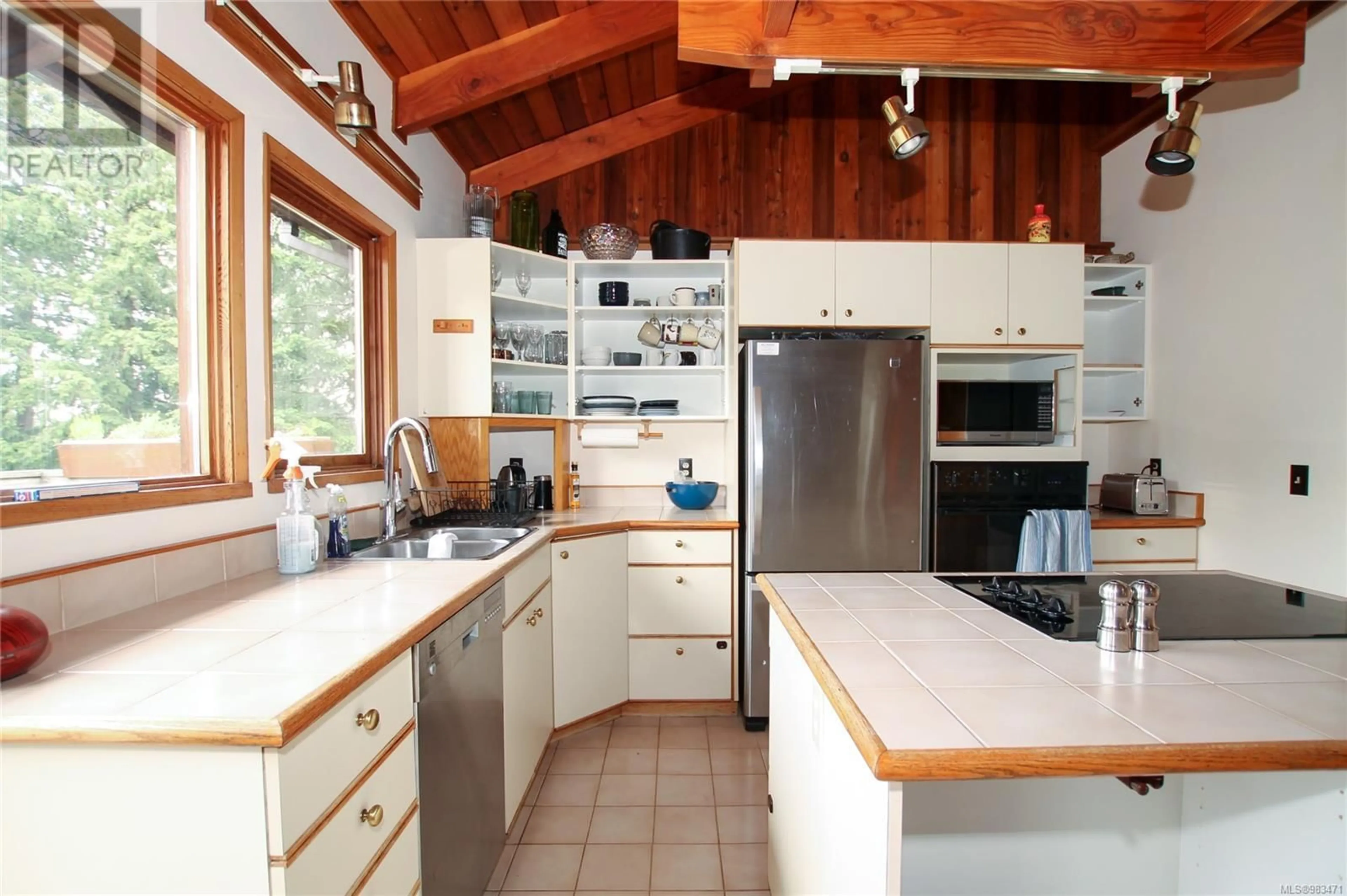 Open concept kitchen, ceramic/tile floor for 155 Donore Rd, Salt Spring British Columbia V8K2H3