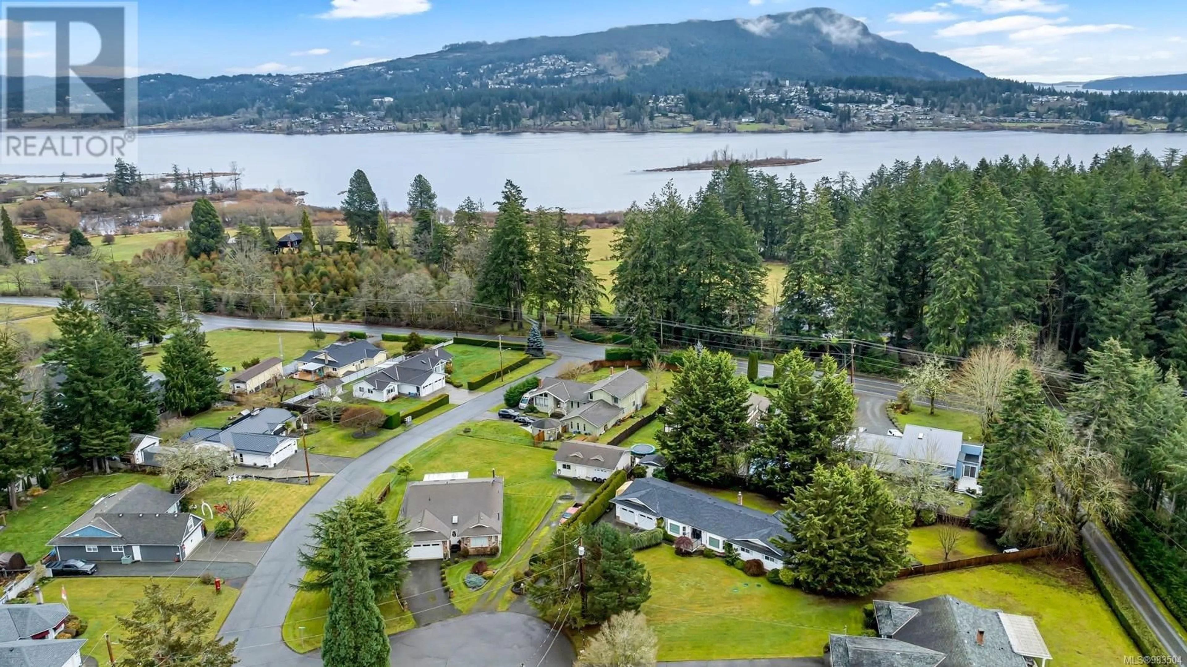 A pic from outside/outdoor area/front of a property/back of a property/a pic from drone, water/lake/river/ocean view for 2262 Woodland Pl, Duncan British Columbia V9L5V6