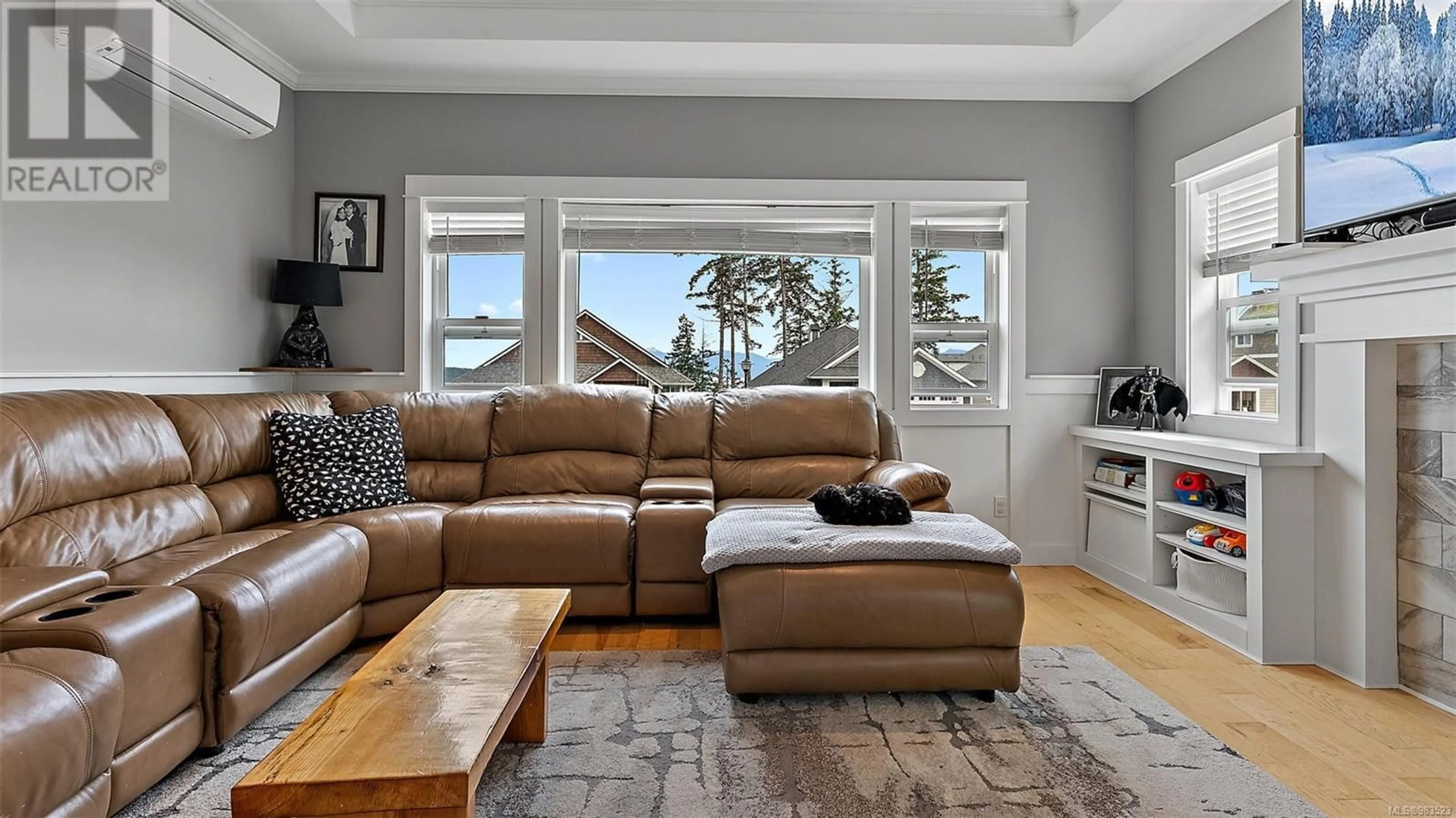 Living room with furniture, unknown for 2320 Mountain Heights Dr, Sooke British Columbia V9Z1M4