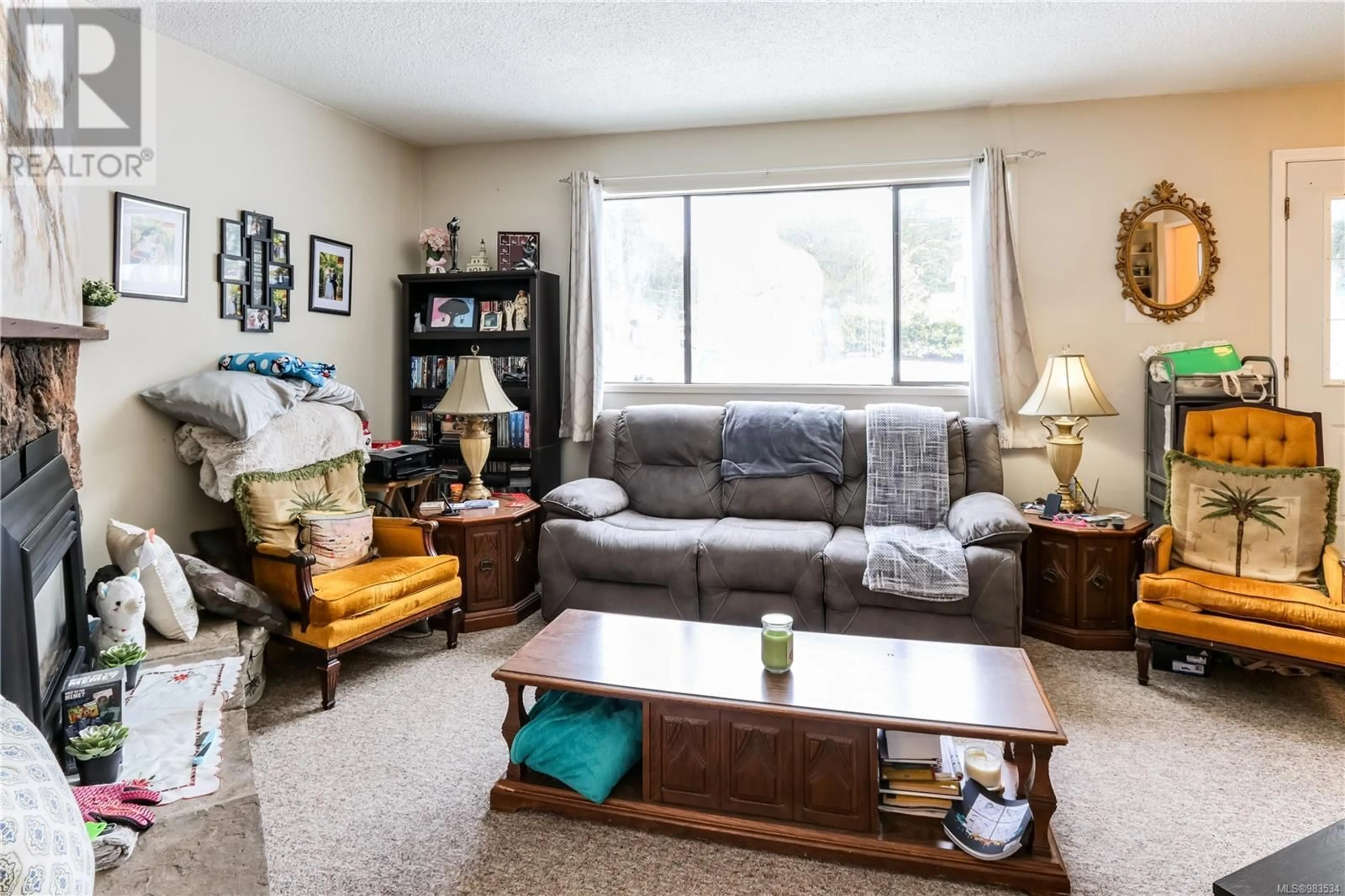 Living room with furniture, unknown for 4169 Orchard Cir, Nanaimo British Columbia V9T4C5