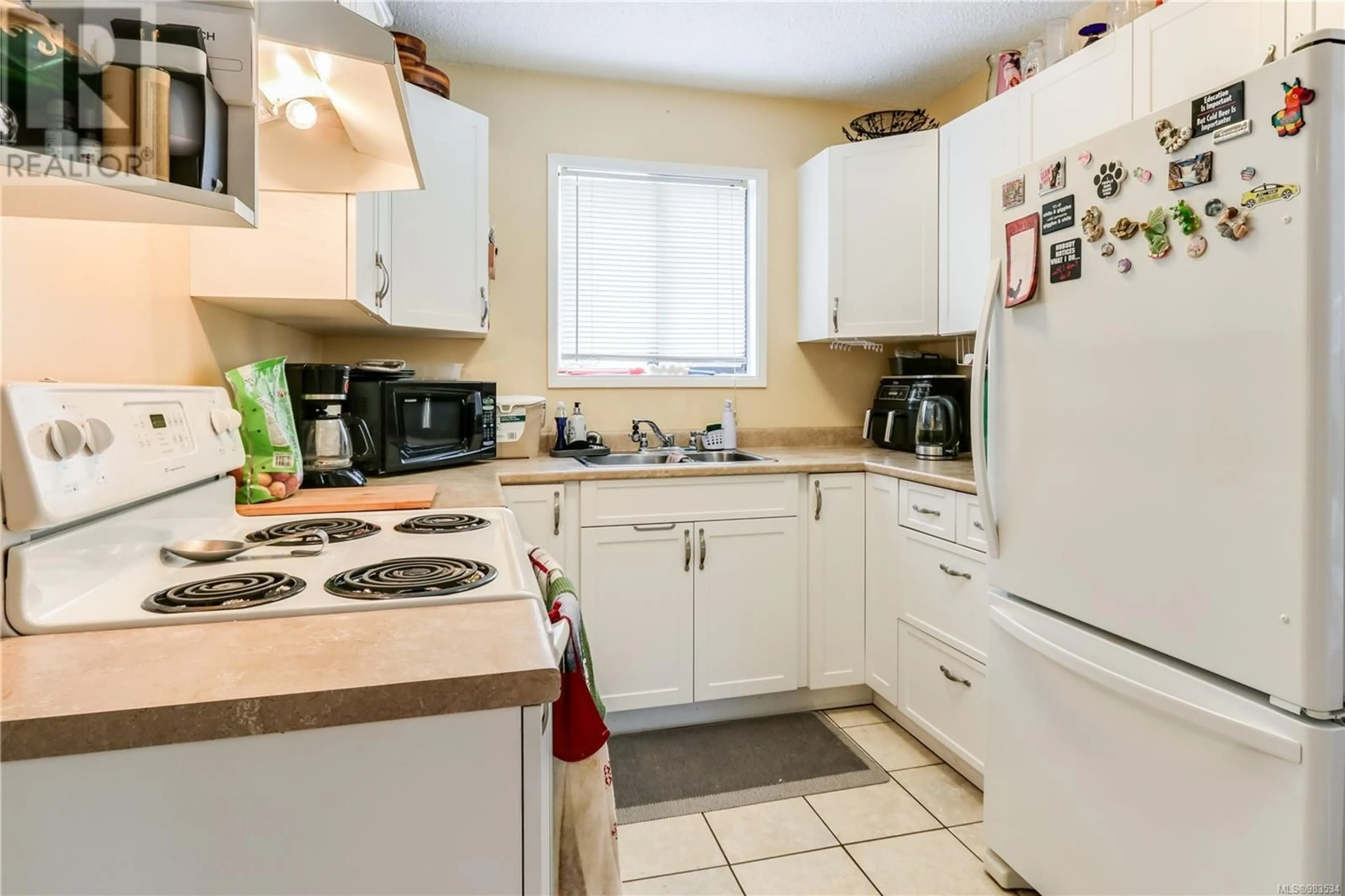 Standard kitchen, unknown for 4169 Orchard Cir, Nanaimo British Columbia V9T4C5