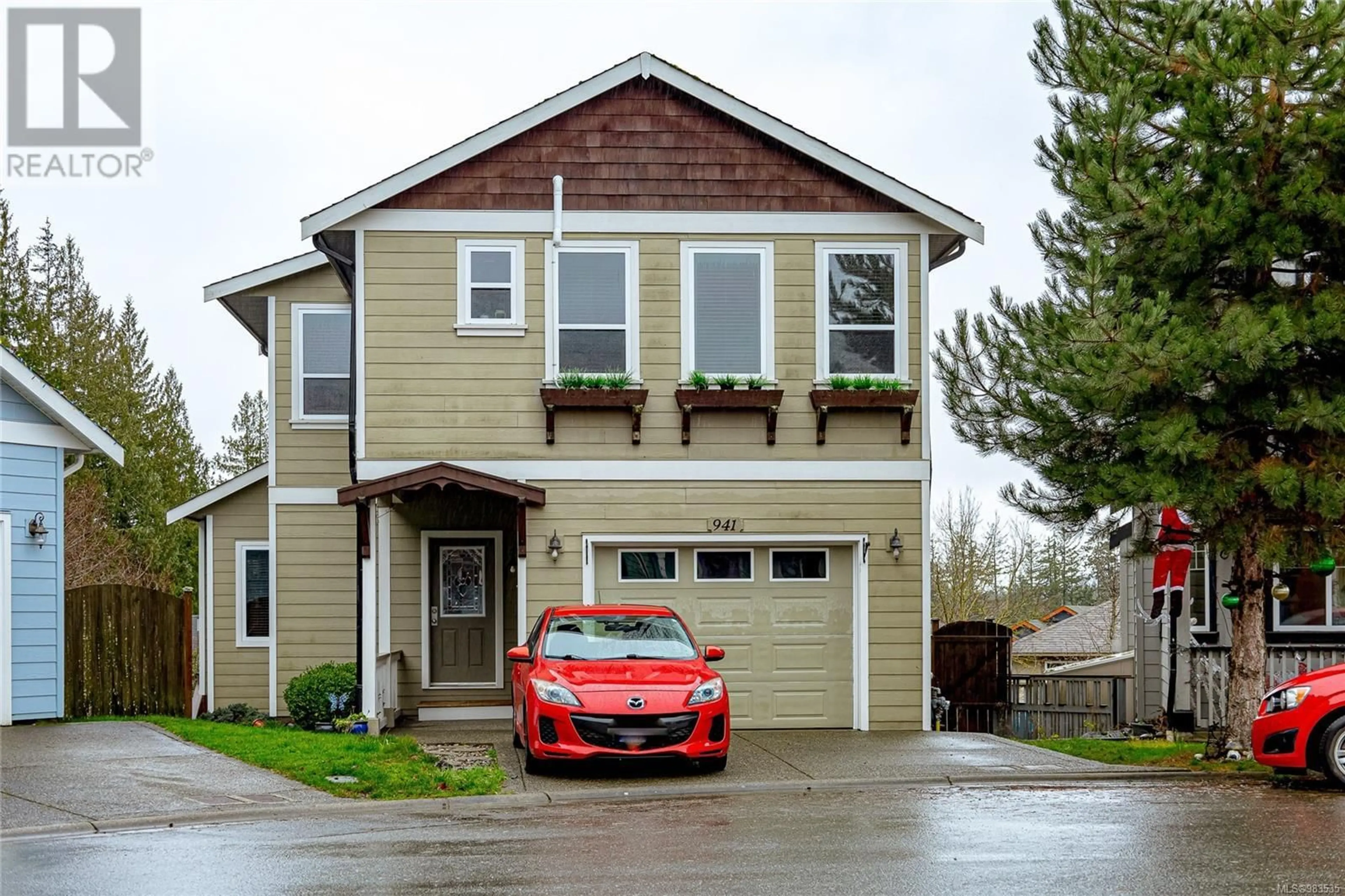 Home with vinyl exterior material, street for 941 Starling Pl, Langford British Columbia V9C0B4