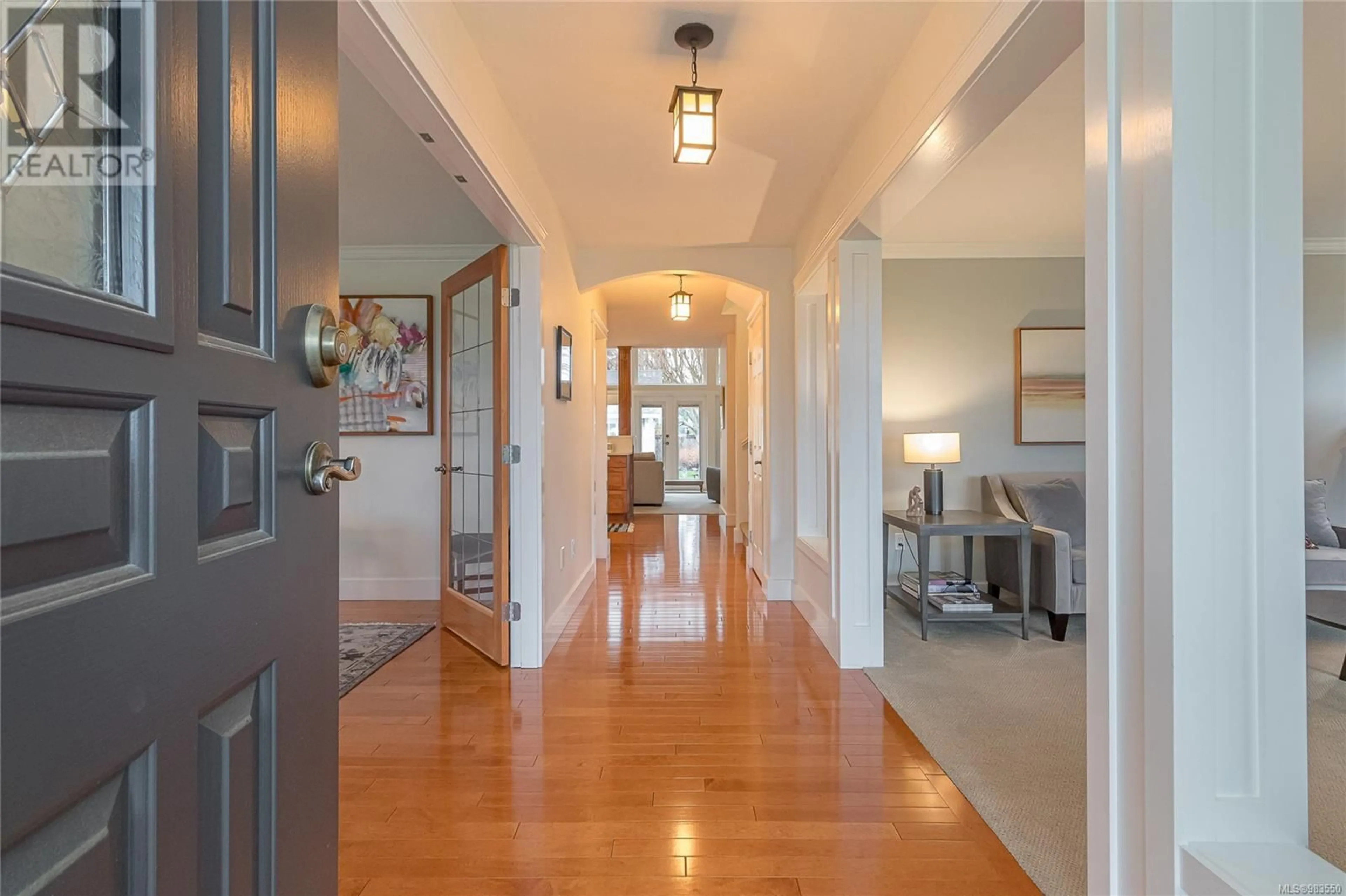 Indoor entryway for 1104 Eaglecrest Dr, Qualicum Beach British Columbia V9K1E7