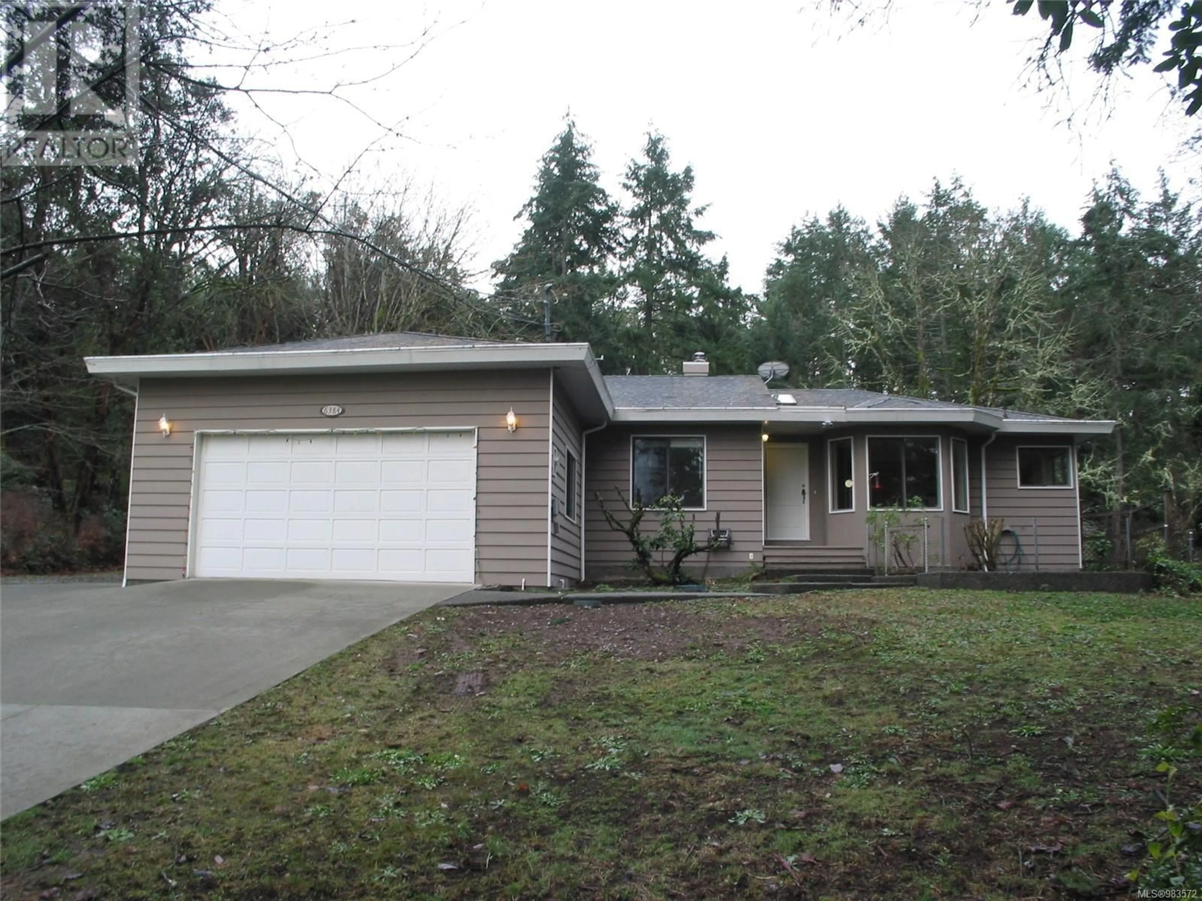 Home with vinyl exterior material, street for 6384 Finlay Pl, Duncan British Columbia V9L5R7