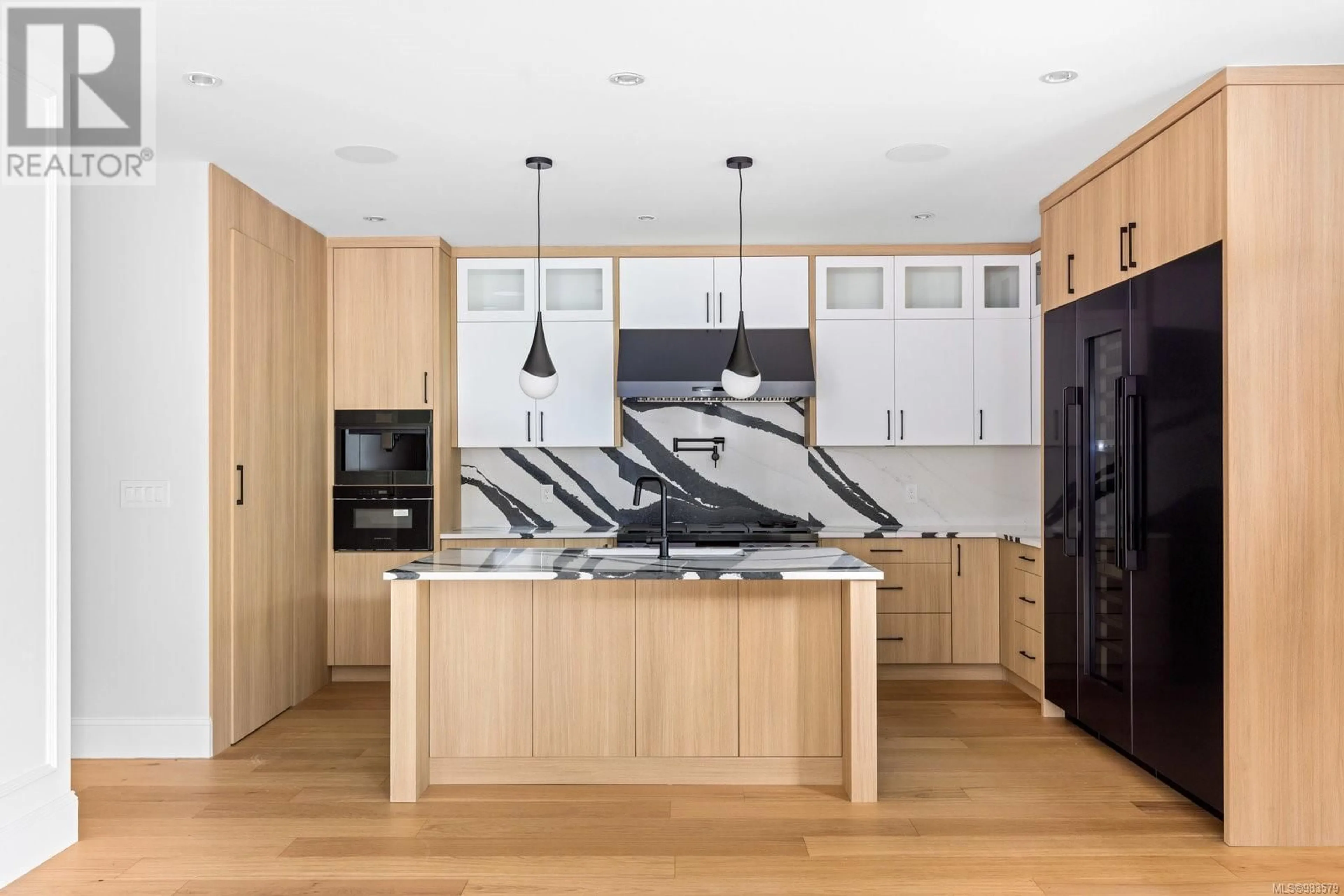 Contemporary kitchen, unknown for 650 Monterey Ave, Oak Bay British Columbia V8S4T9