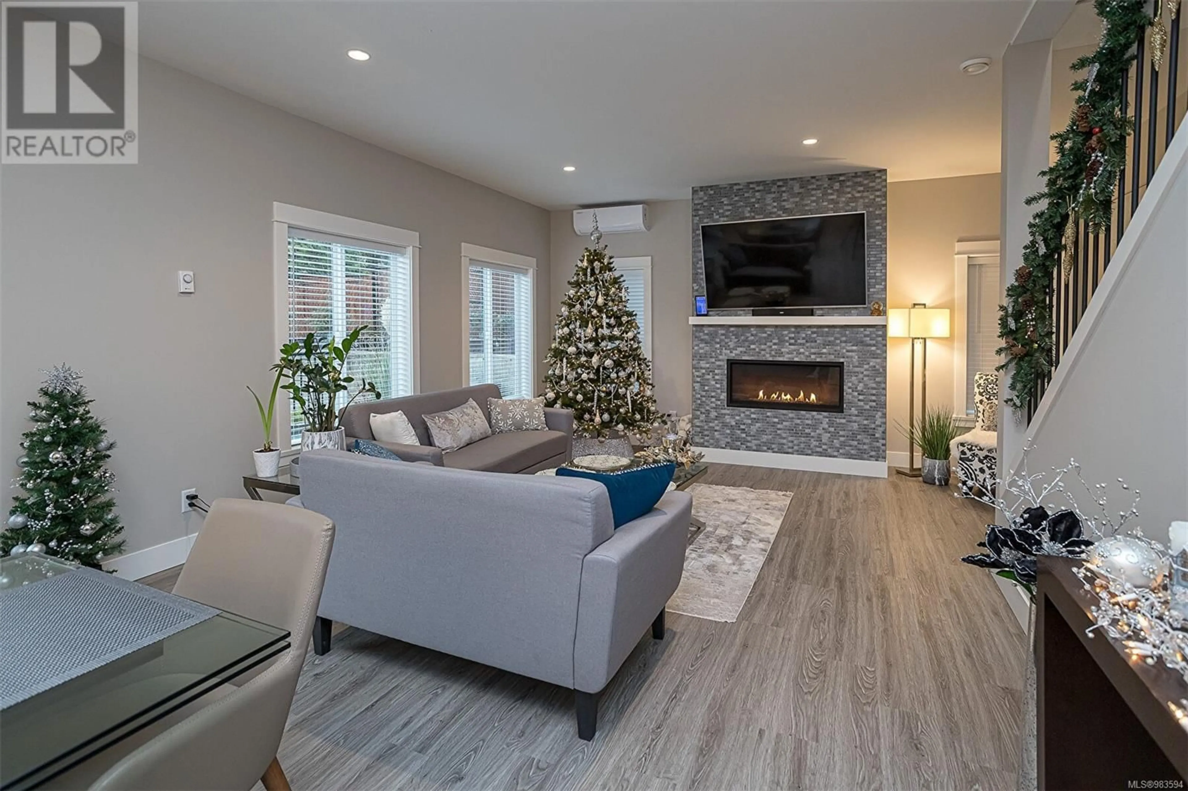 Living room with furniture, unknown for 6427 HOPKINS COURT, Sooke British Columbia V9Z1P6