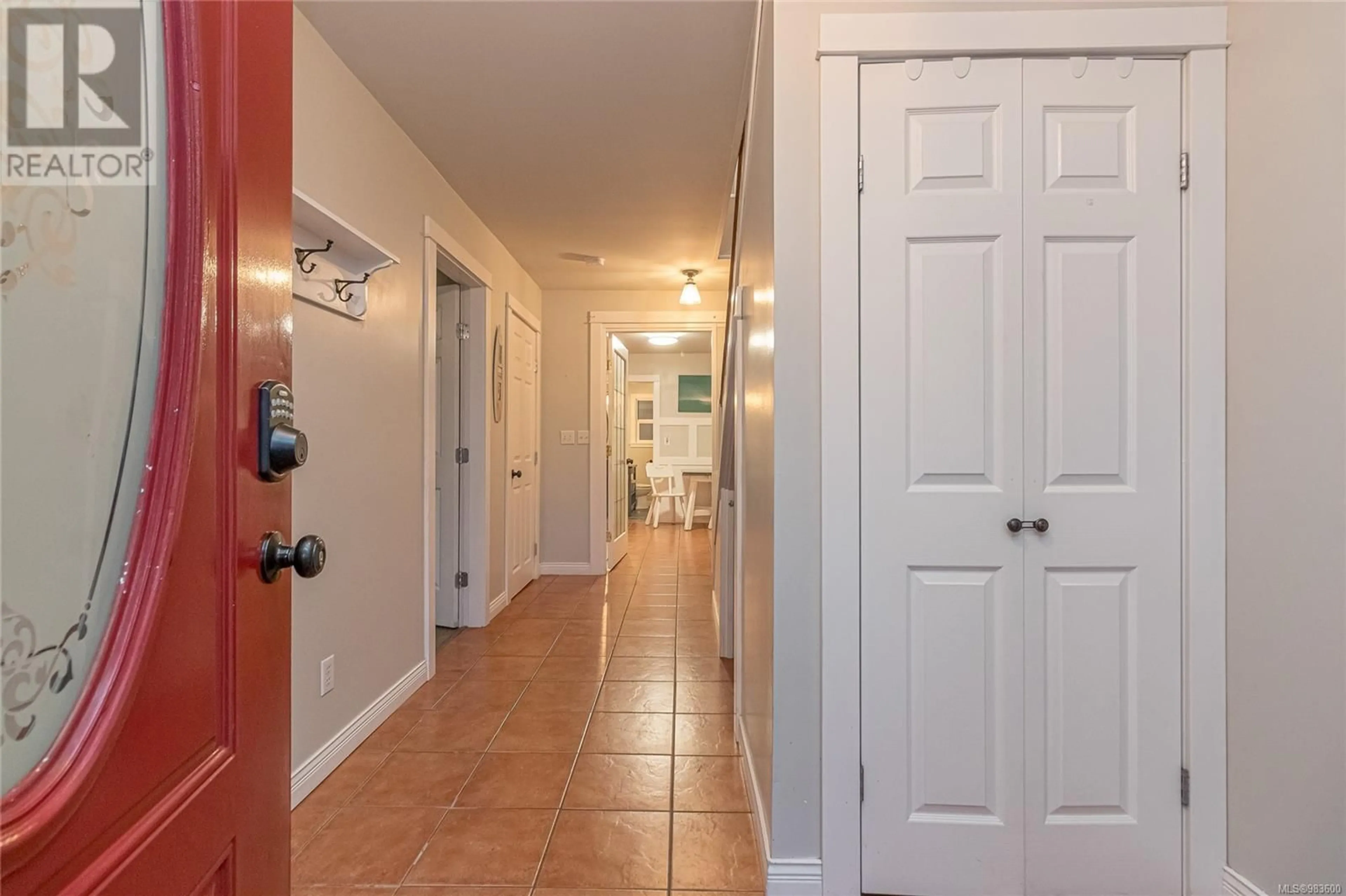 Indoor entryway for 9913 Maple St, Chemainus British Columbia V0R1K1