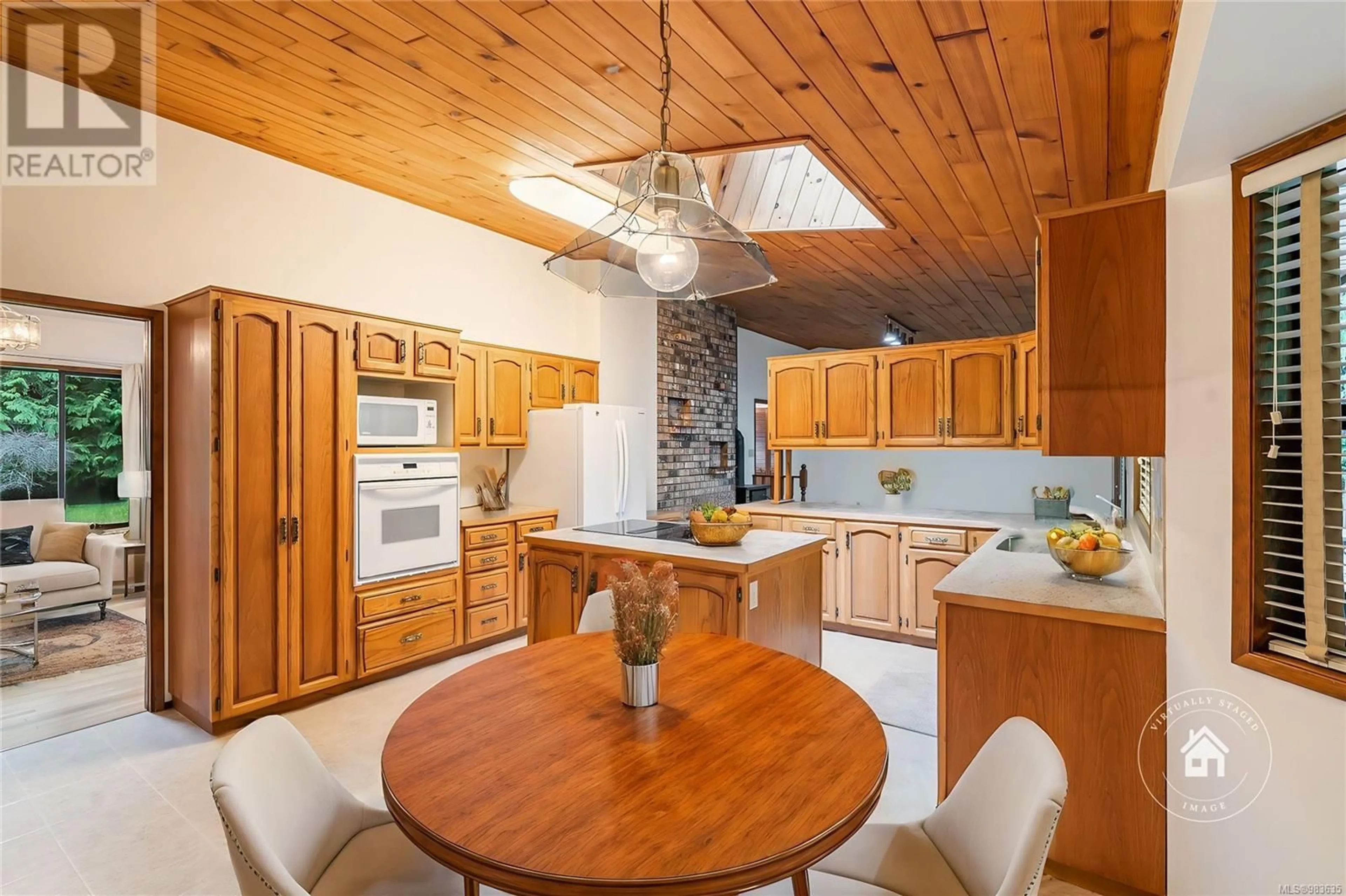 Open concept kitchen, unknown for 1011 Hollywood Rd, Qualicum Beach British Columbia V9K1N2