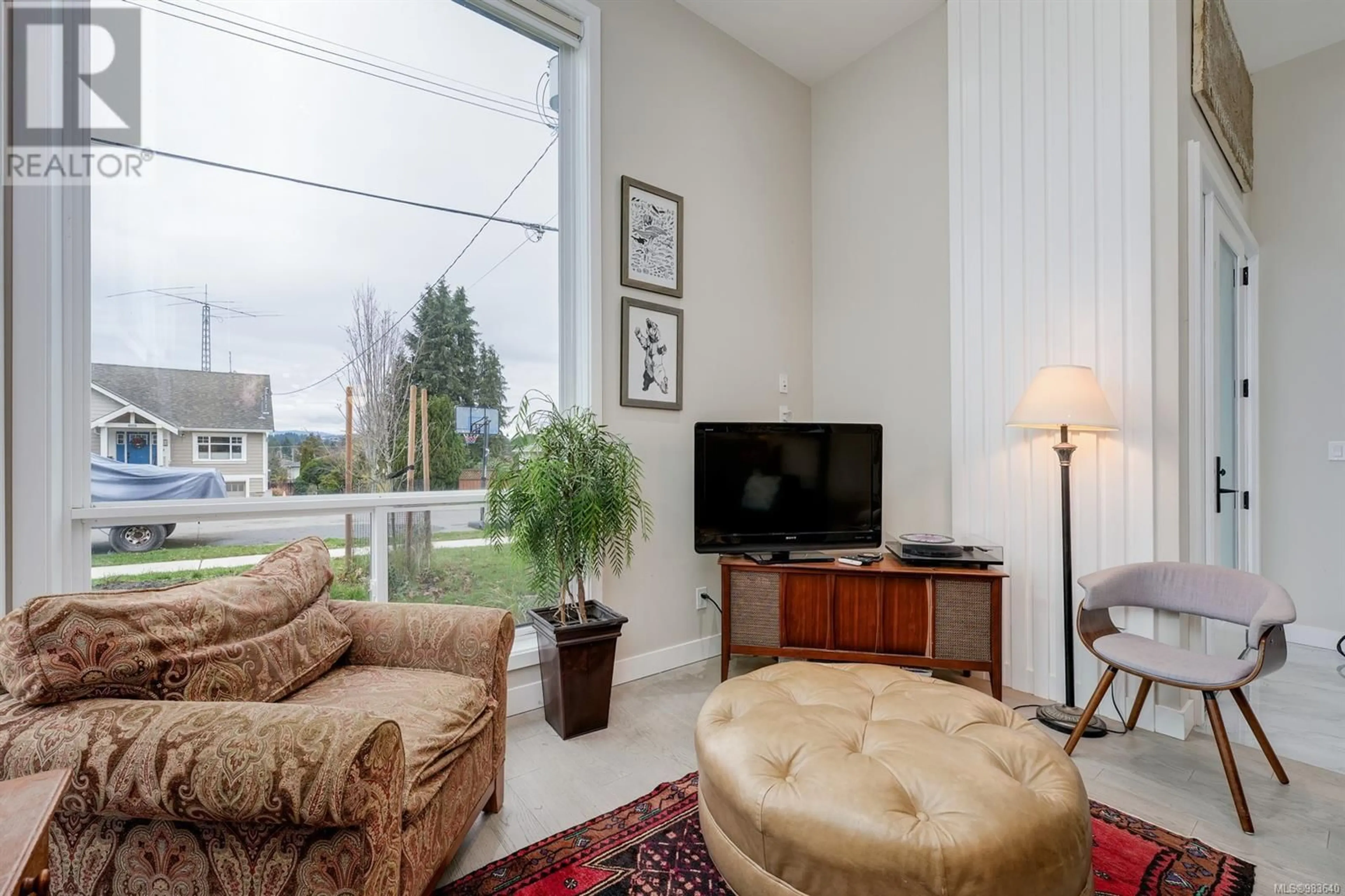 Living room with furniture, unknown for 3765 Seaton St, Saanich British Columbia V8Z3W1