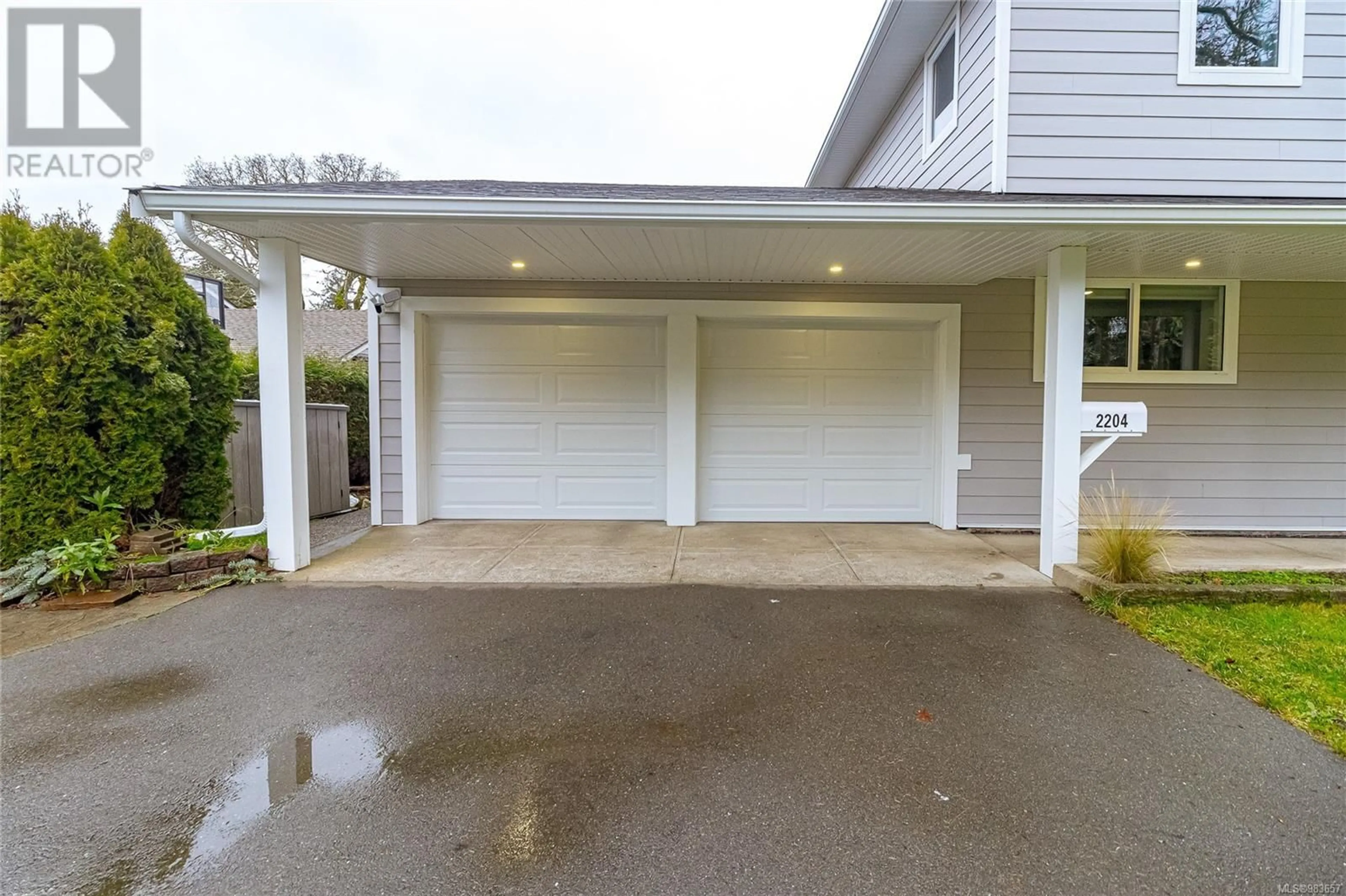 Indoor garage for 2204 Aldeane Ave, Colwood British Columbia V9B2C5