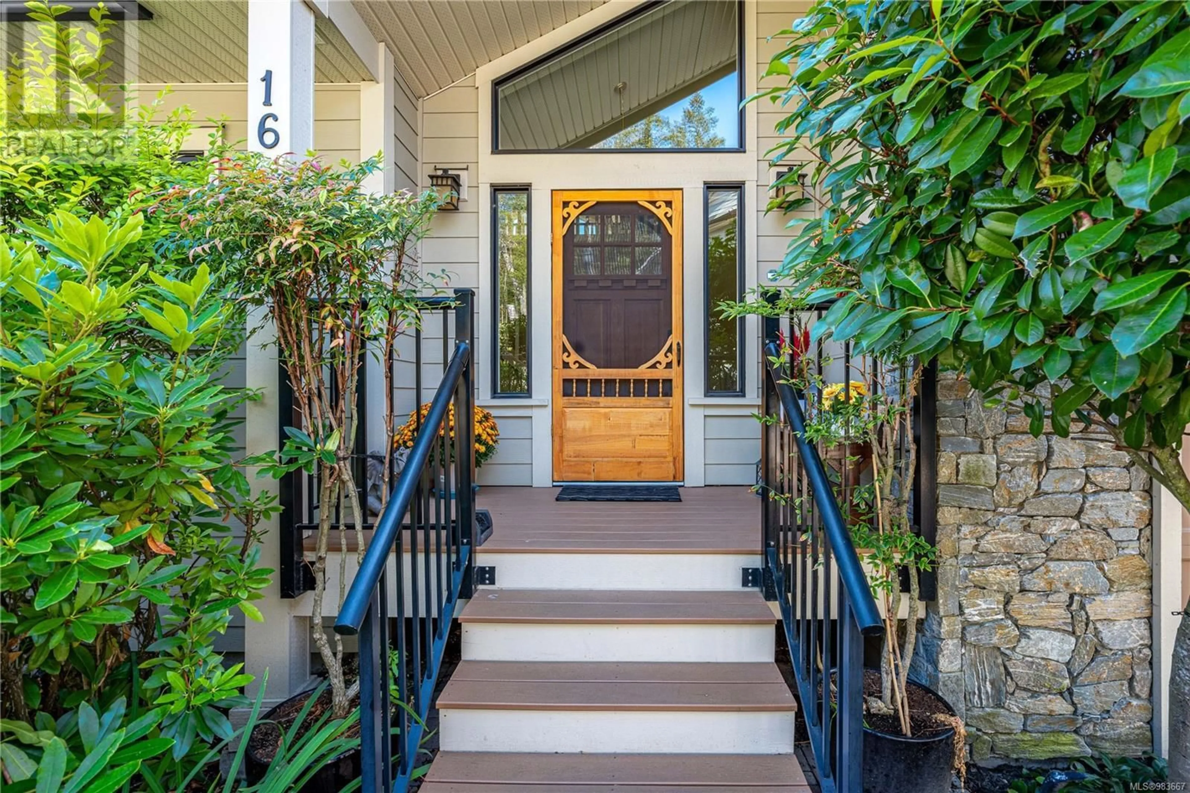 Indoor entryway for 16 614 Granrose Terr, Colwood British Columbia V9C0C9