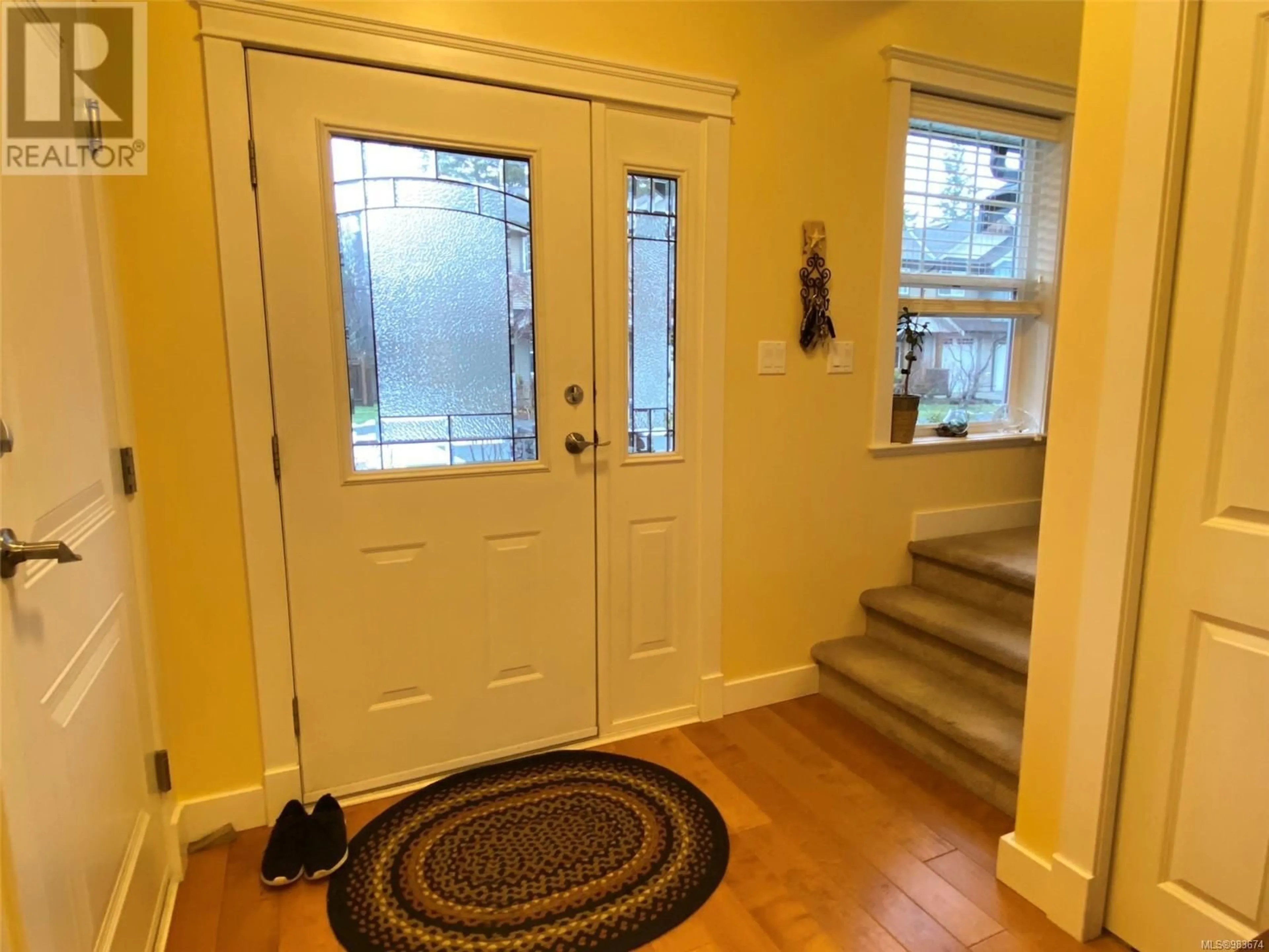 Indoor entryway for 52 2112 Cumberland Rd, Courtenay British Columbia V9N2E9