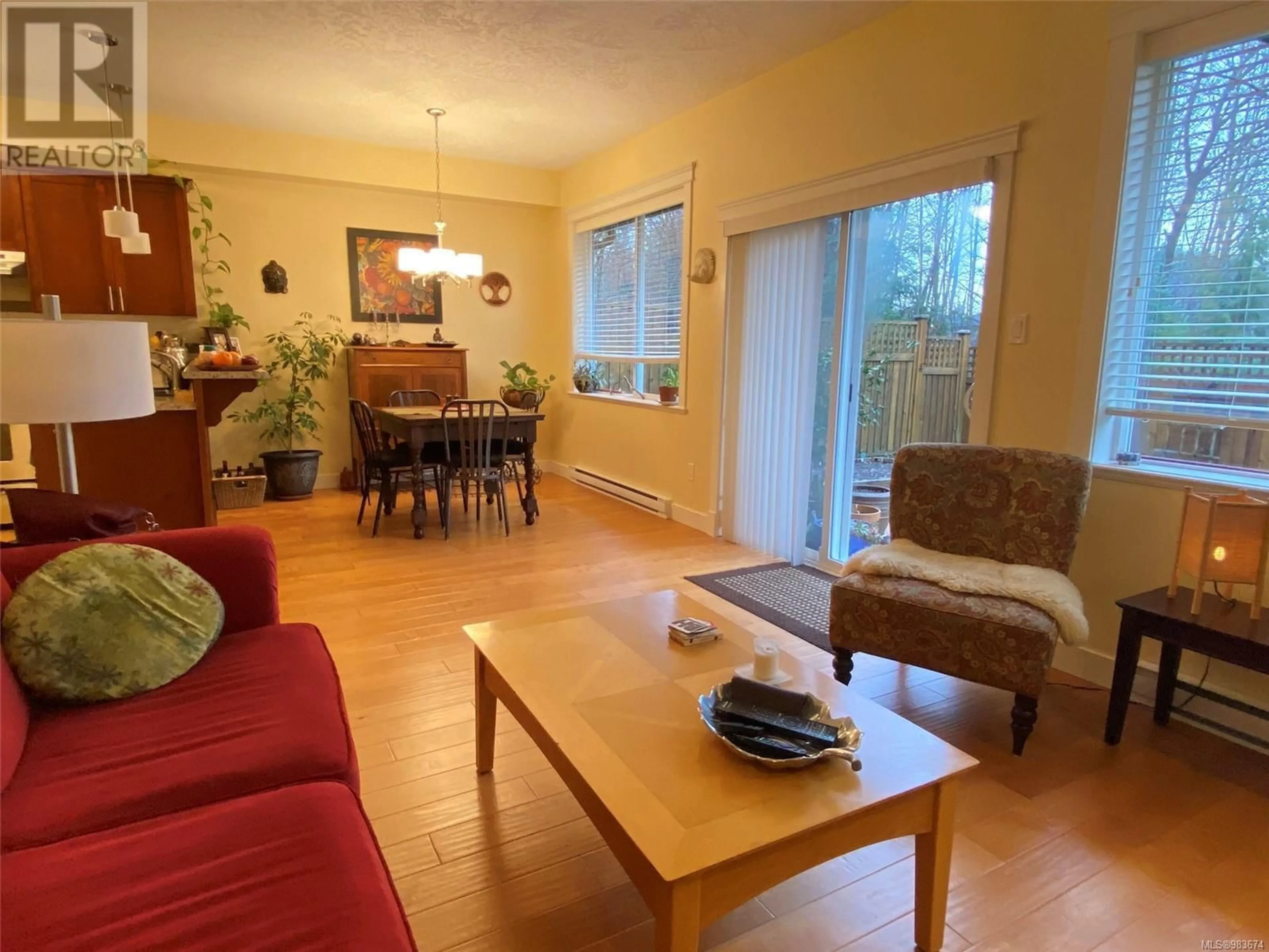 Living room with furniture, wood/laminate floor for 52 2112 Cumberland Rd, Courtenay British Columbia V9N2E9