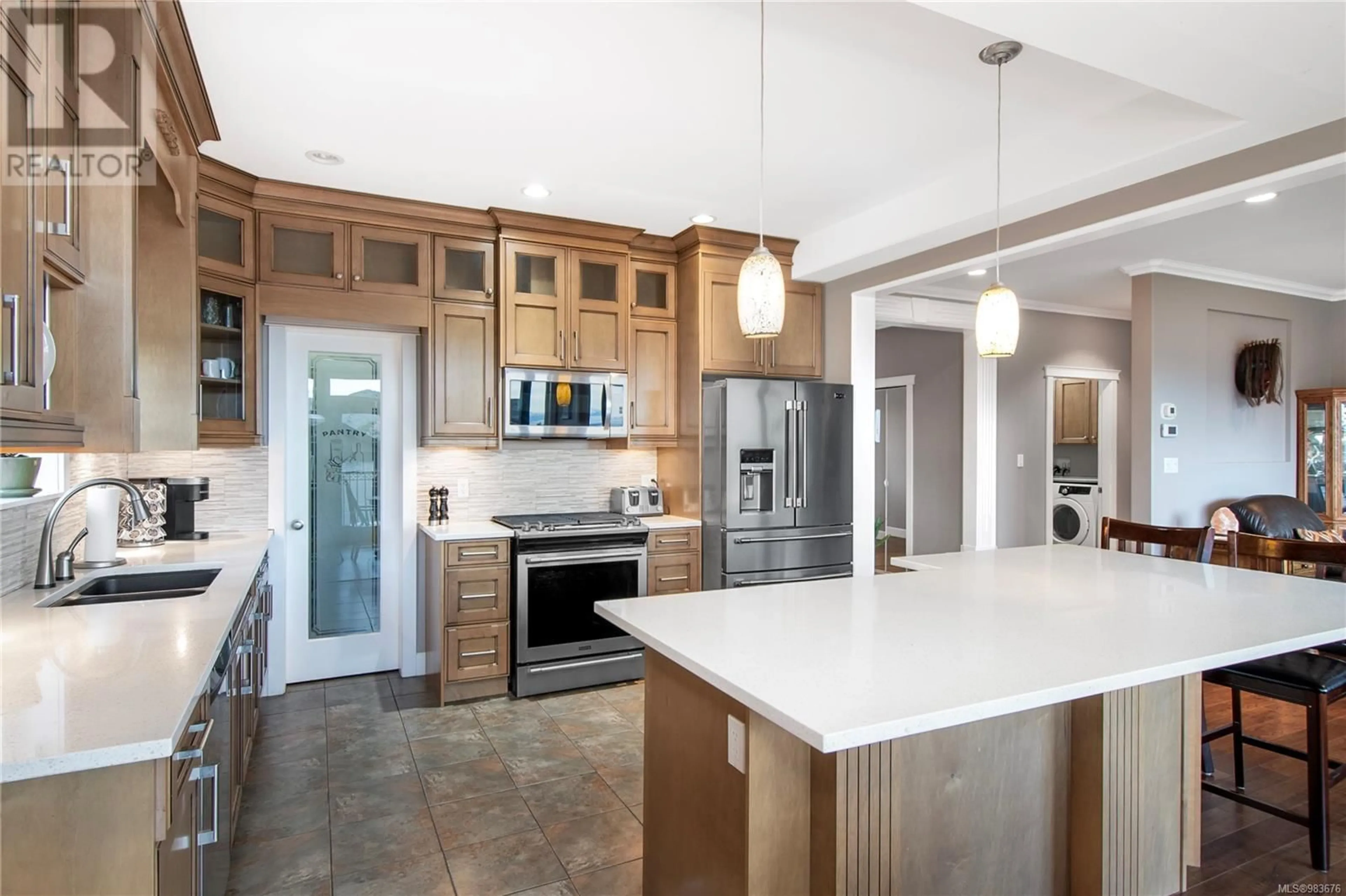 Open concept kitchen, ceramic/tile floor for 632 Nodales Dr, Campbell River British Columbia V9W0A5