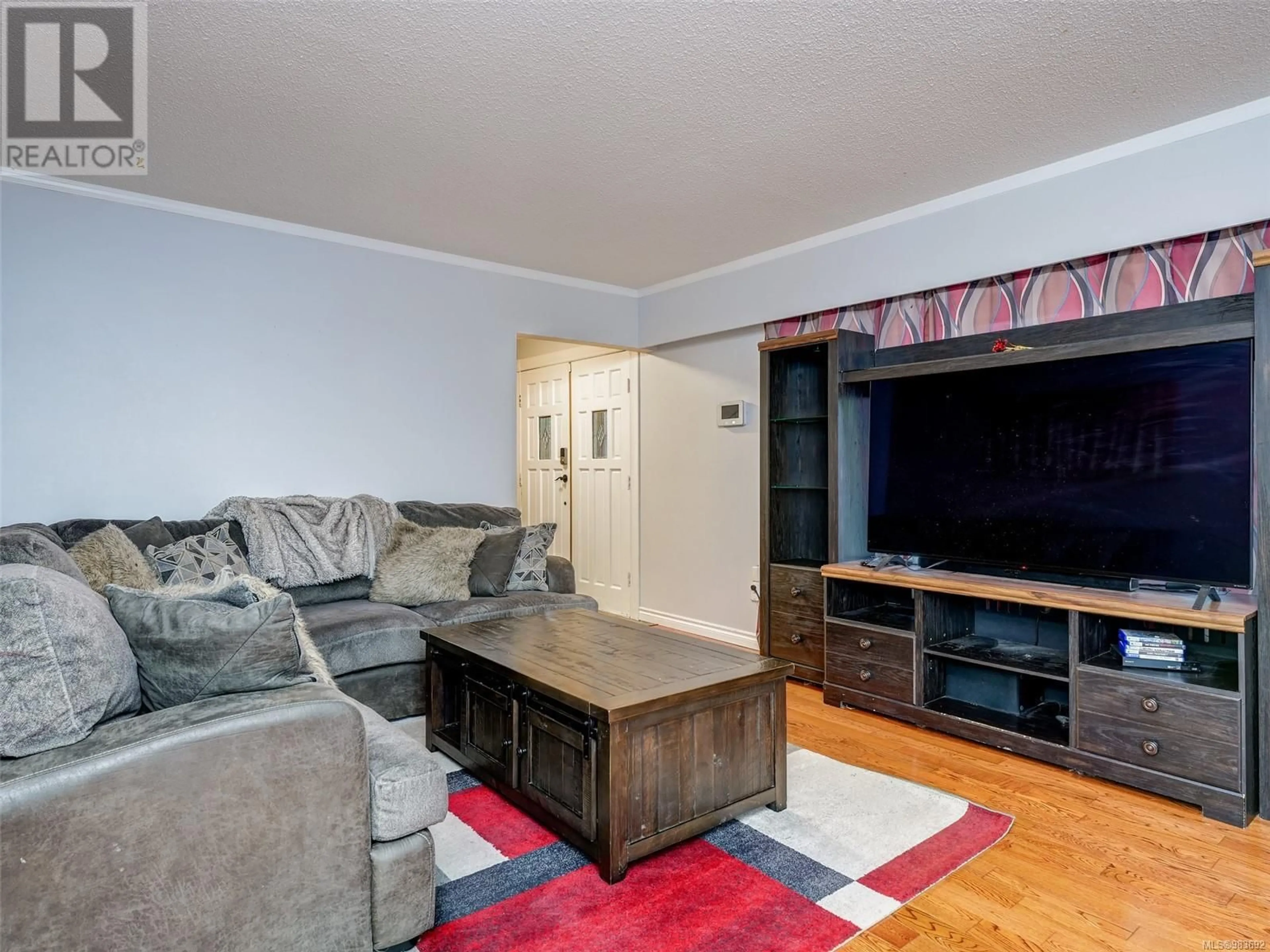 Living room with furniture, unknown for 6299 Fairview Way, Duncan British Columbia V9L2J4