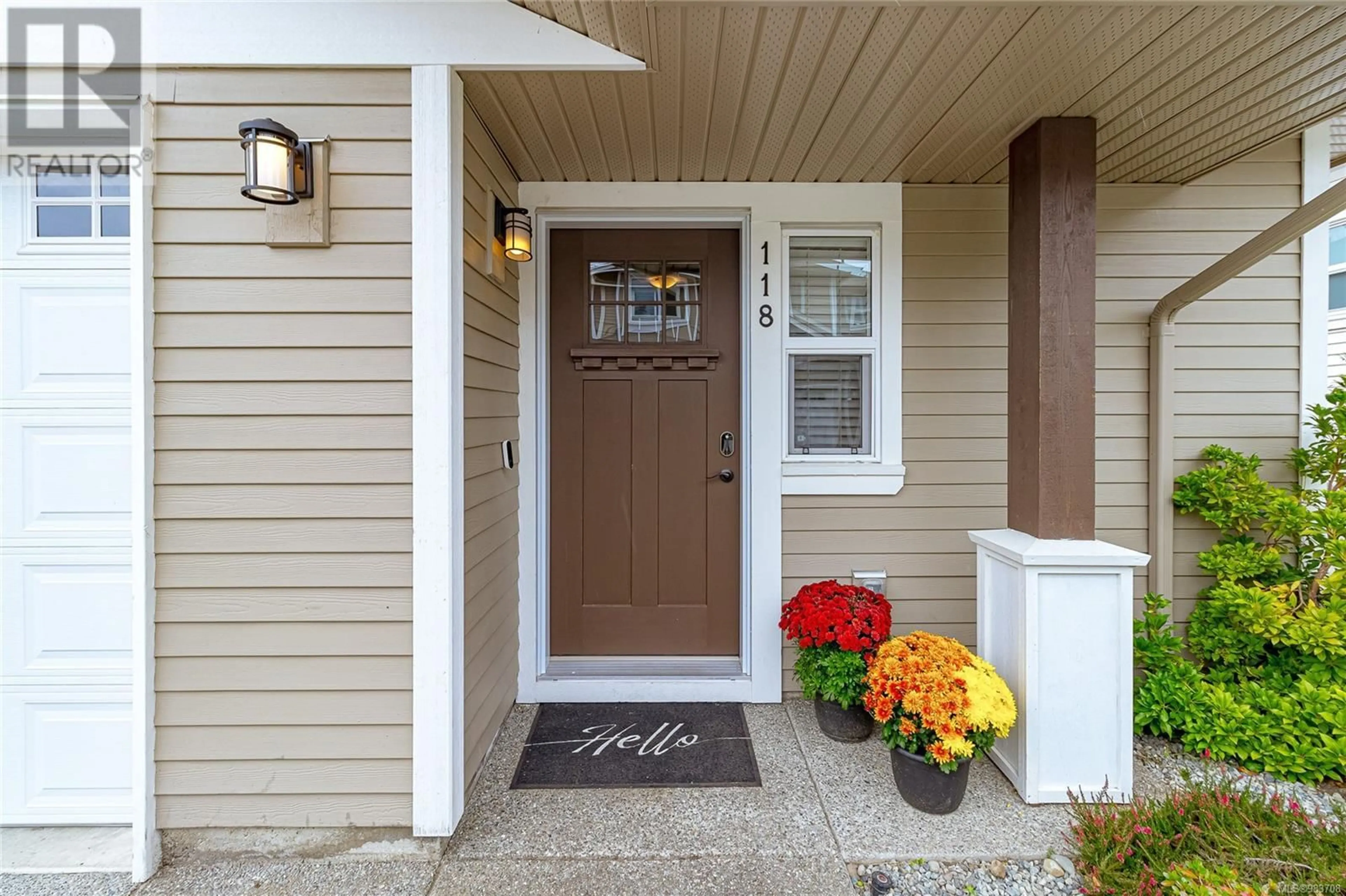 Indoor entryway for 118 6800 Grant Rd W, Sooke British Columbia V9Z1K6