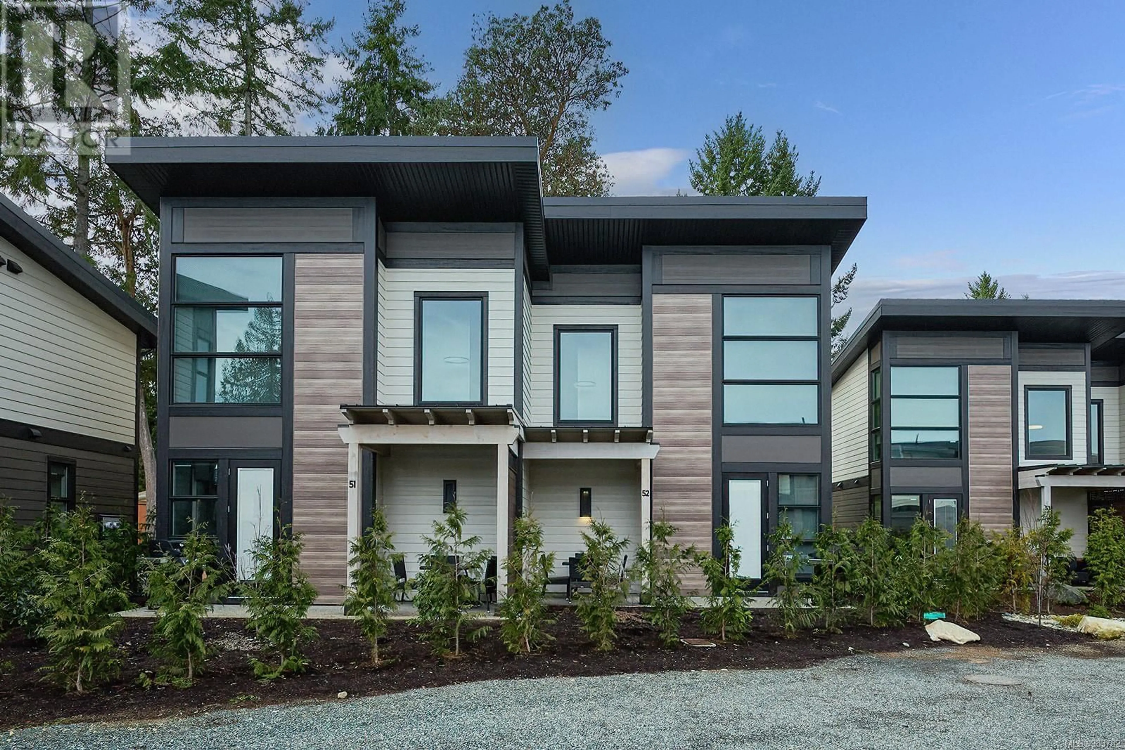 Home with vinyl exterior material, street for 52 - 1175 RESORT DRIVE, Parksville British Columbia V9P2E3