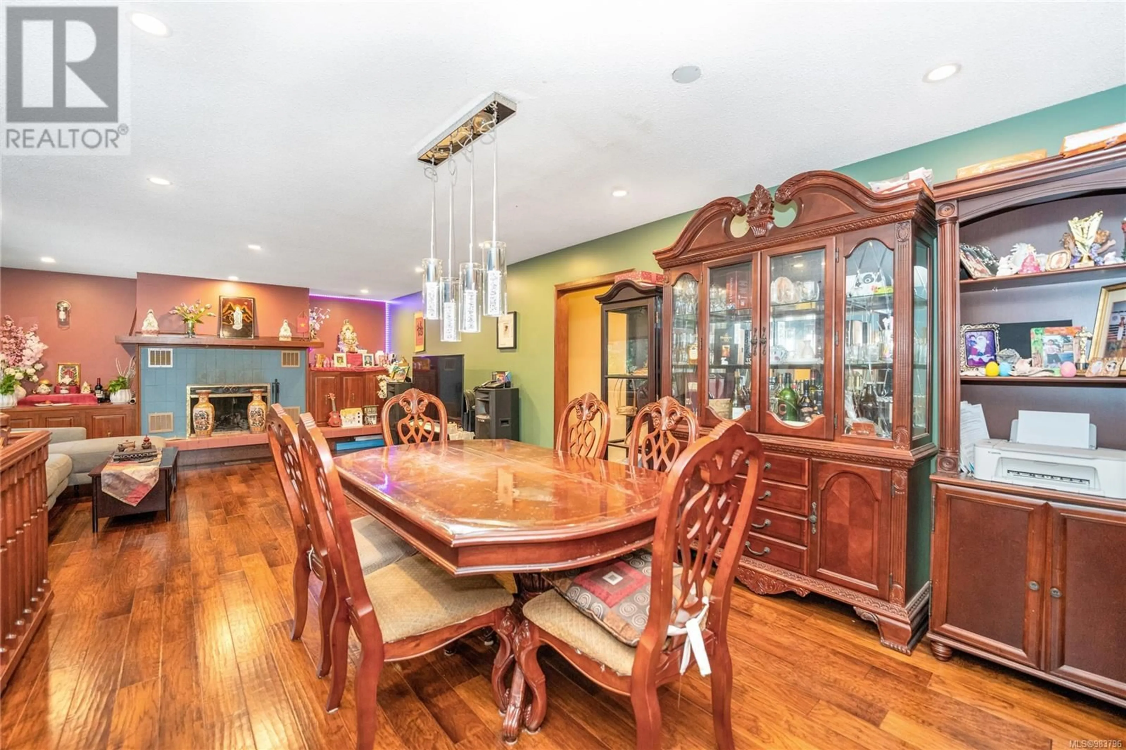 Dining room, wood/laminate floor for 3052 Awsworth Rd, Langford British Columbia V9B5Y9