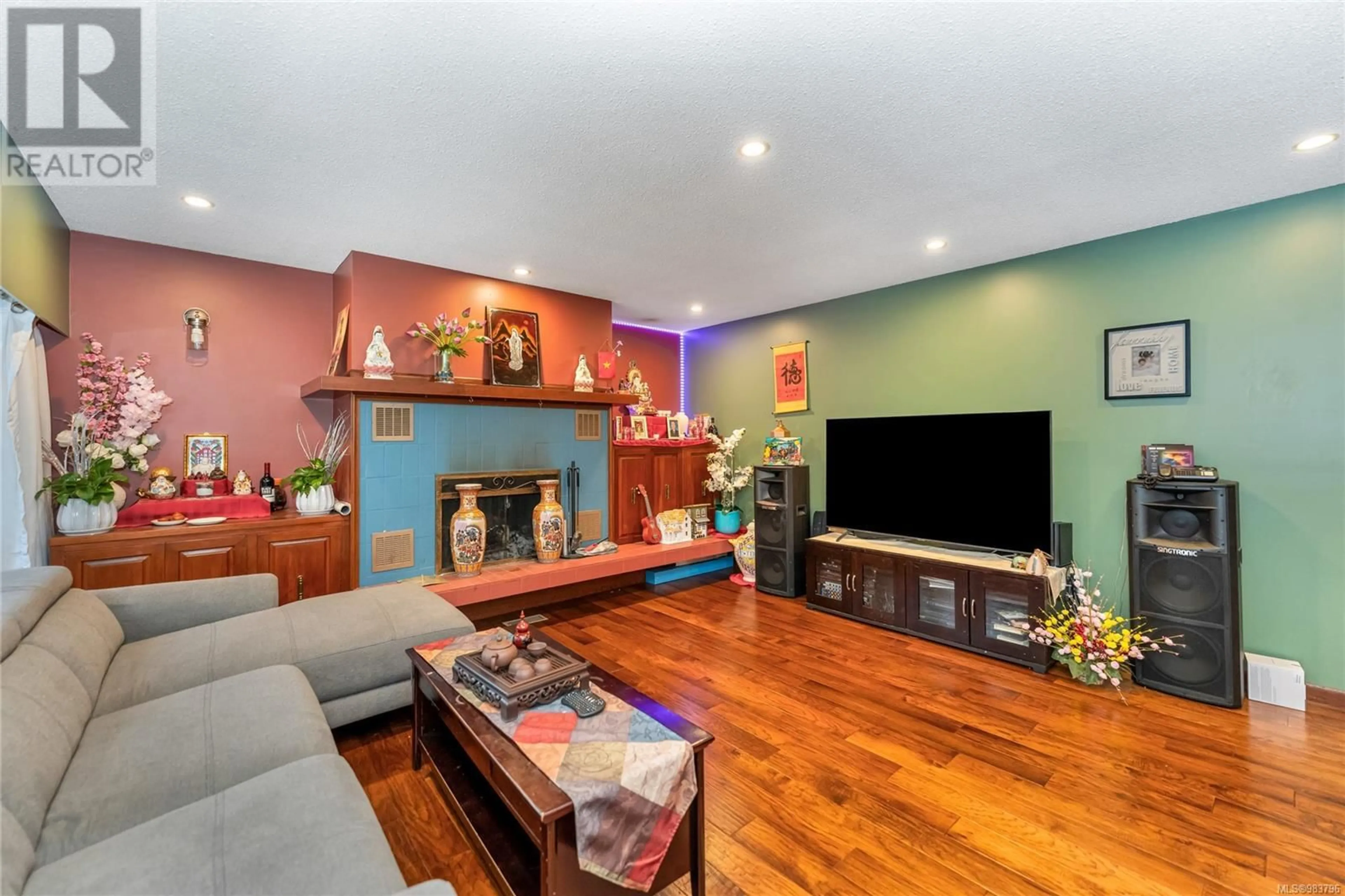 Home theater for 3052 Awsworth Rd, Langford British Columbia V9B5Y9