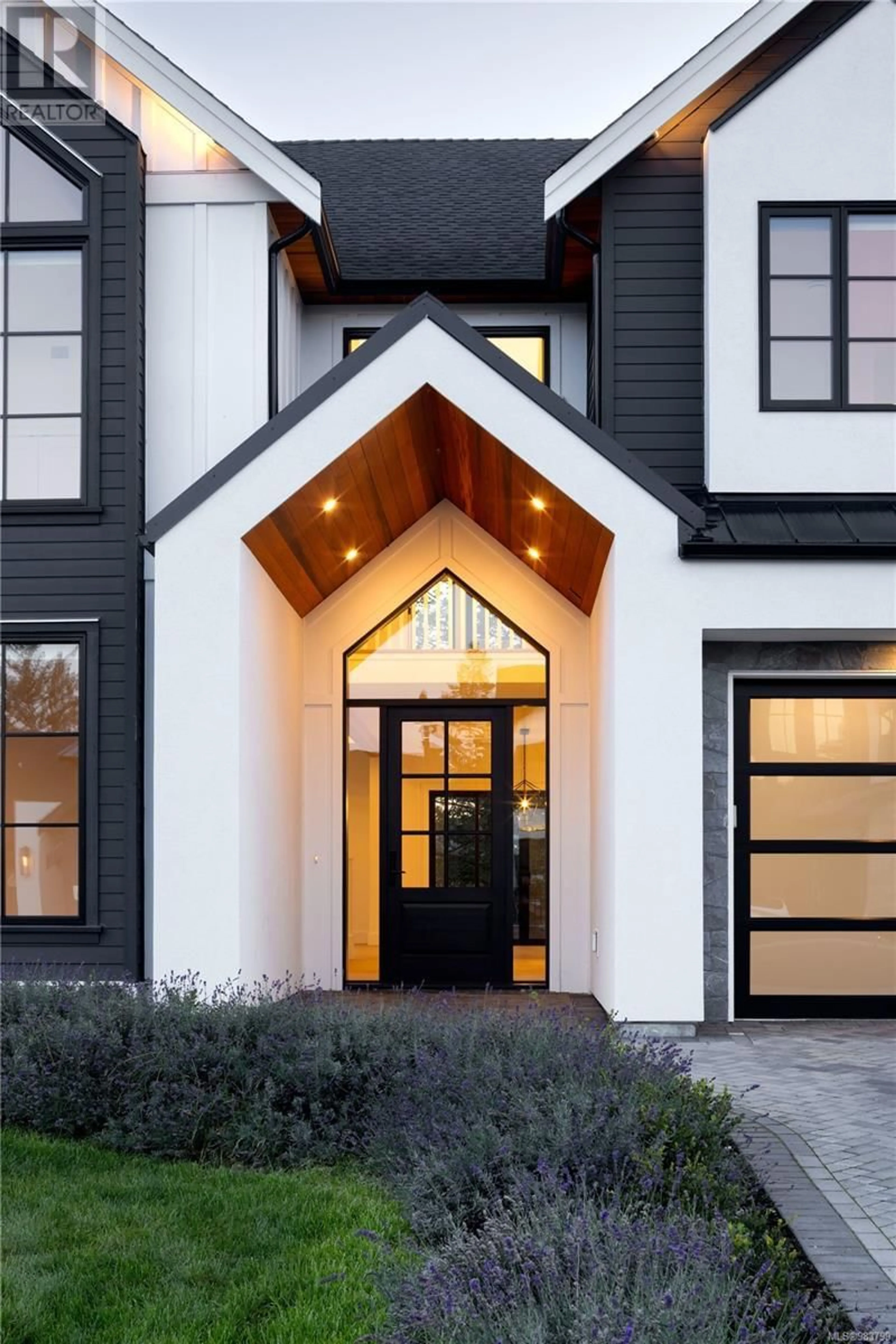 Indoor entryway for 2045 Pinehurst Terr, Langford British Columbia V9B3S3