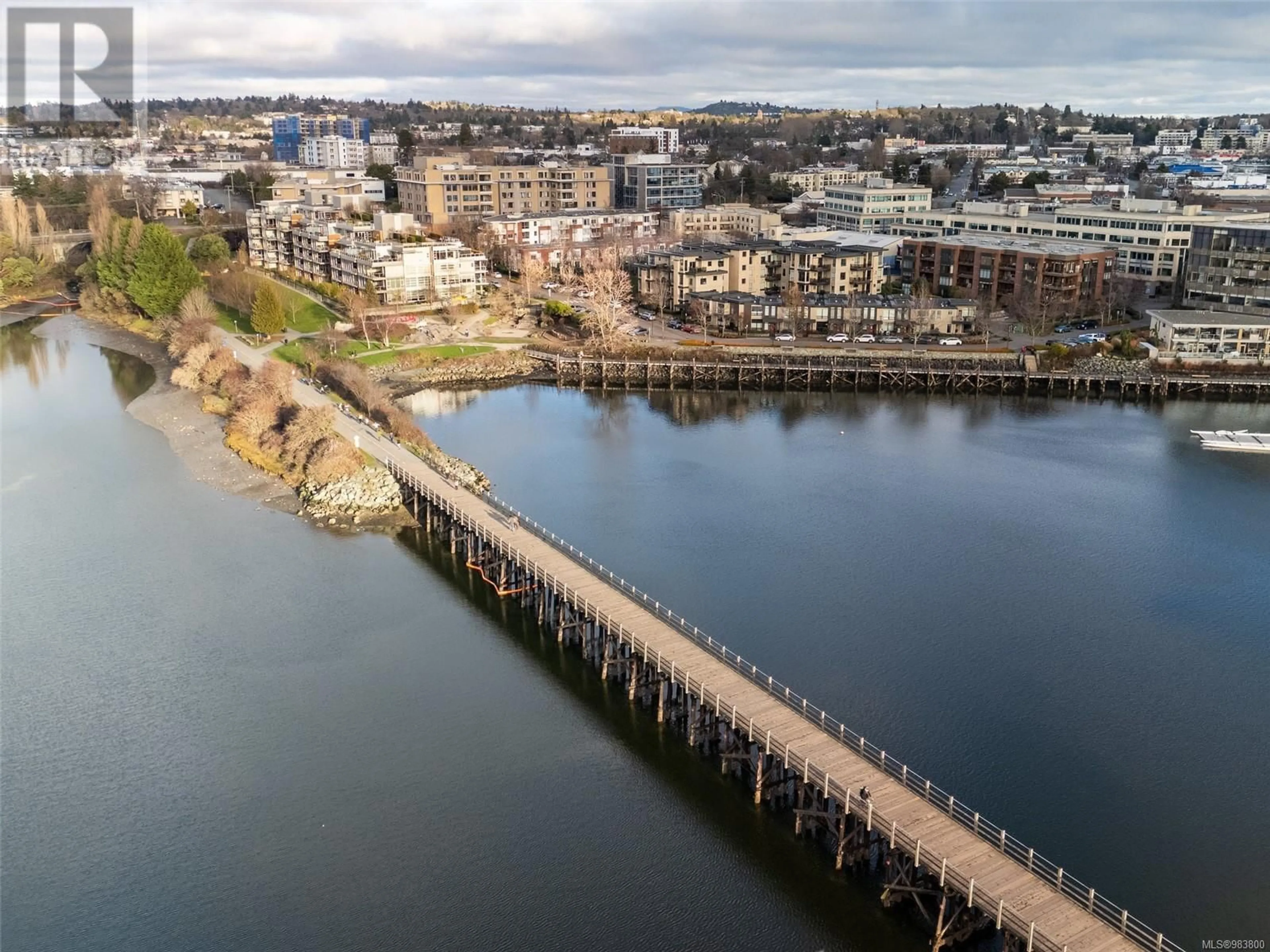 A pic from outside/outdoor area/front of a property/back of a property/a pic from drone, water/lake/river/ocean view for 5 370 Waterfront Cres, Victoria British Columbia V8T5K3