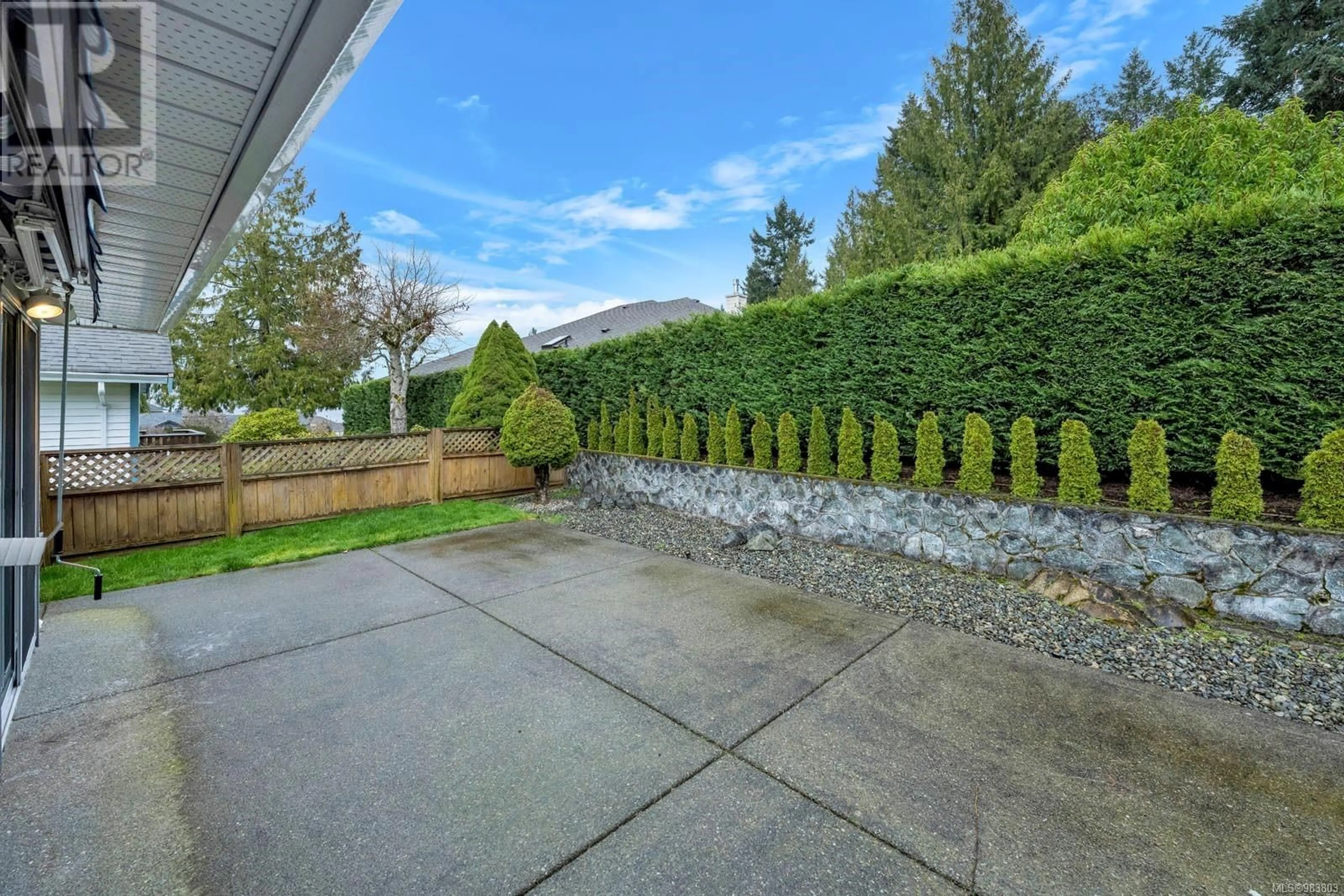 Patio, mountain view for 3593 Arbutus Dr N, Cobble Hill British Columbia V0R1L1