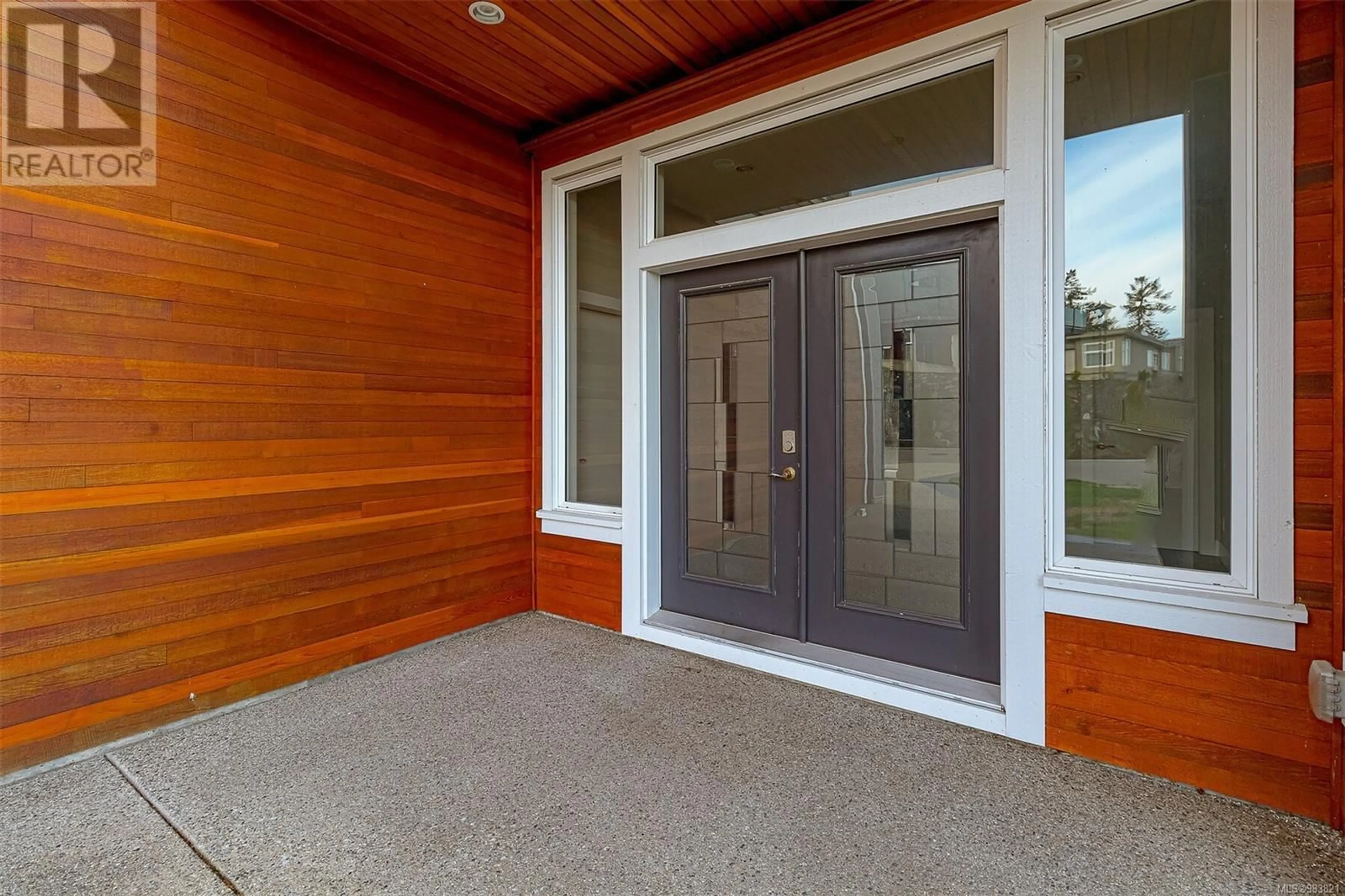 Indoor entryway for 3389 Robson Pl, Colwood British Columbia V9C0J2