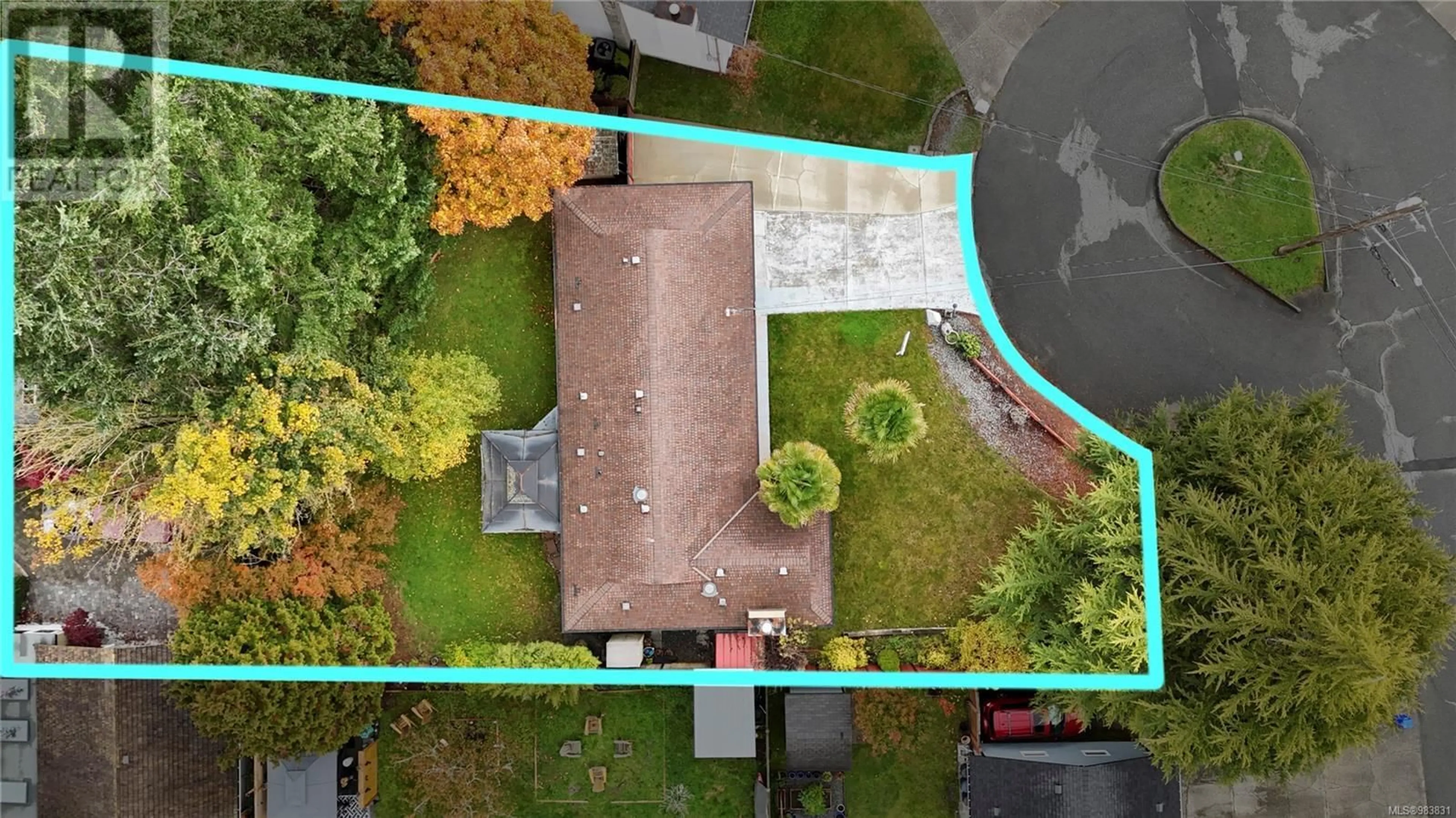 A pic from outside/outdoor area/front of a property/back of a property/a pic from drone, street for 510 Nellie Pl, Colwood British Columbia V9B5A1