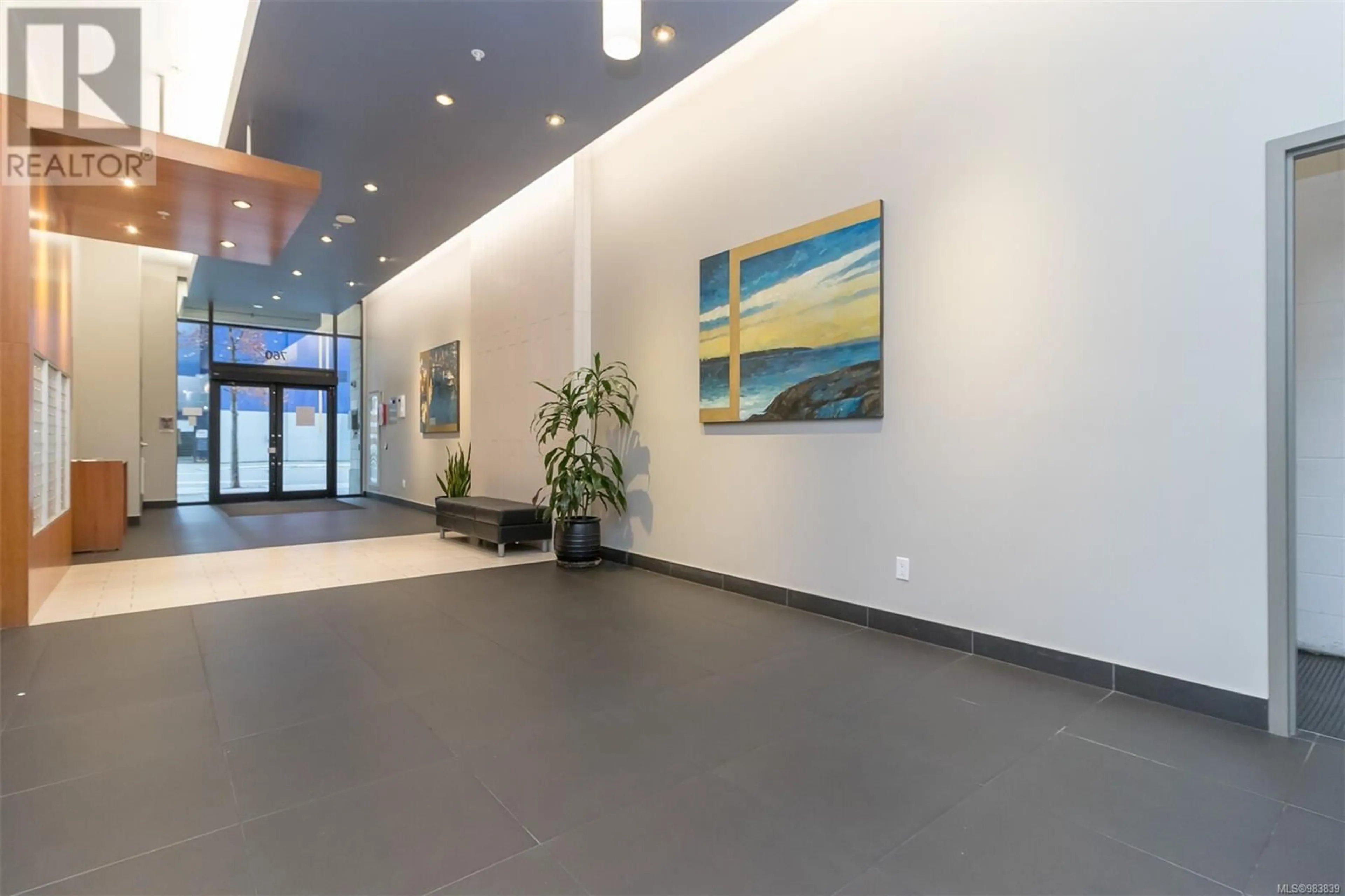 Indoor foyer for 907 760 Johnson St, Victoria British Columbia V8R6C2