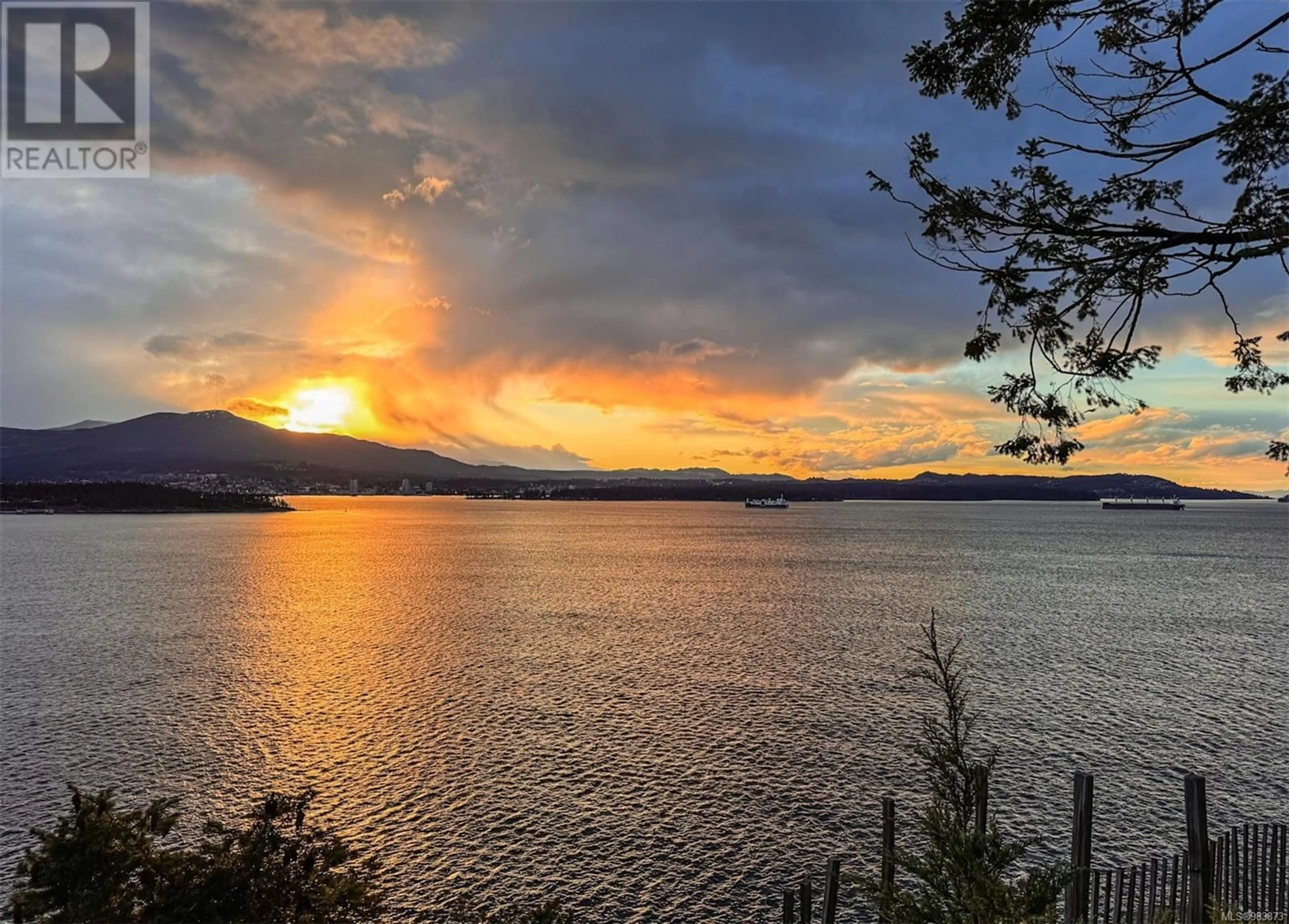 Blurry image for 975 CANSO ROAD, Gabriola Island British Columbia V0R1X2