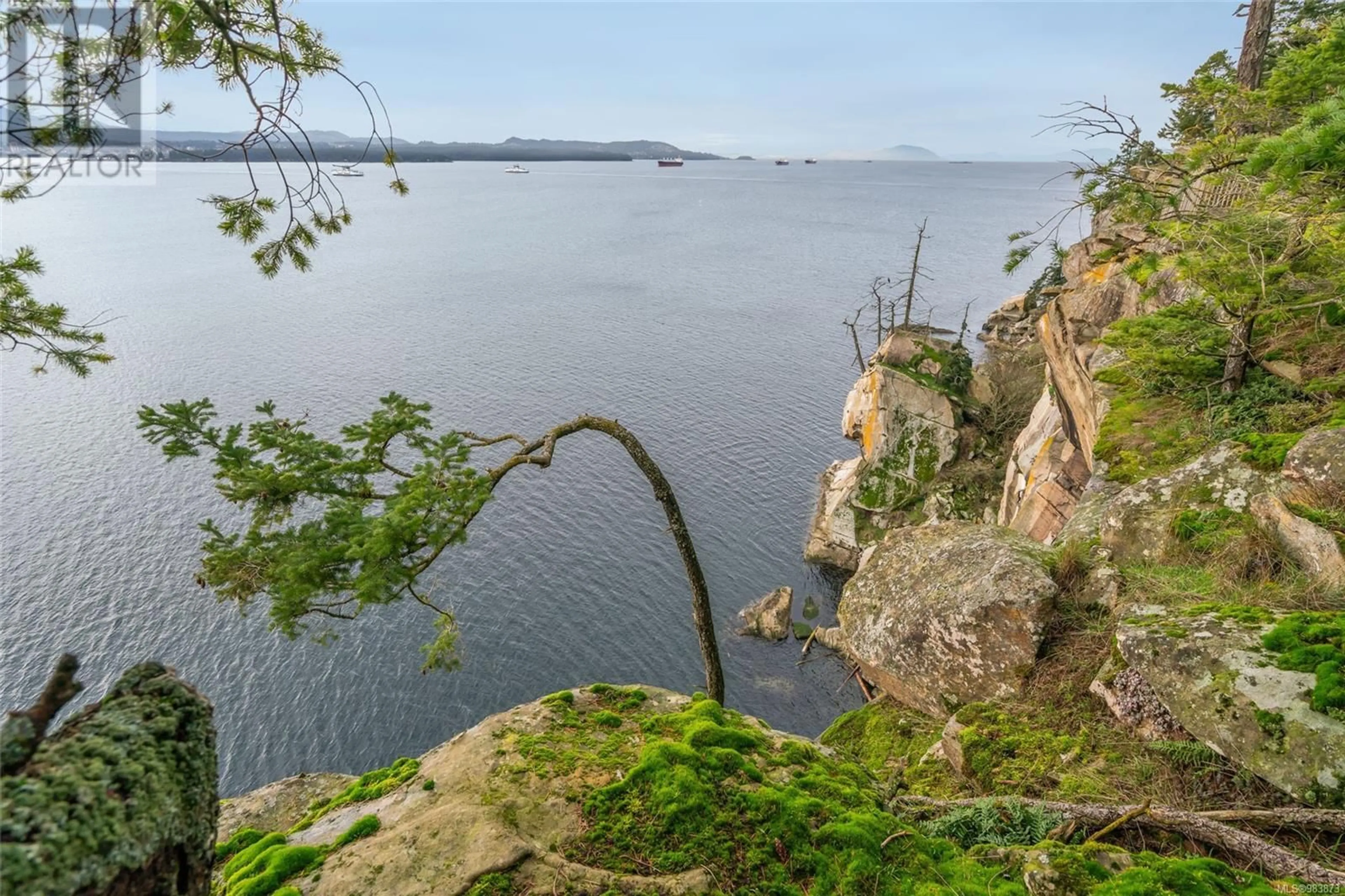 Patio, water/lake/river/ocean view for 975 Canso Rd, Gabriola Island British Columbia V0R1X2