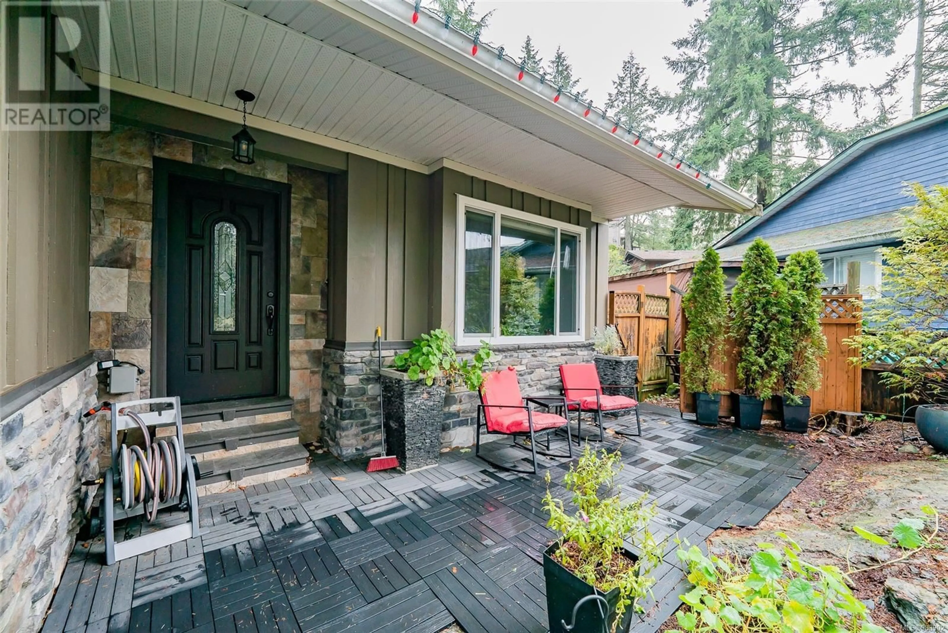 Patio, street for 4080 Salal Dr, Nanaimo British Columbia V9T5J7