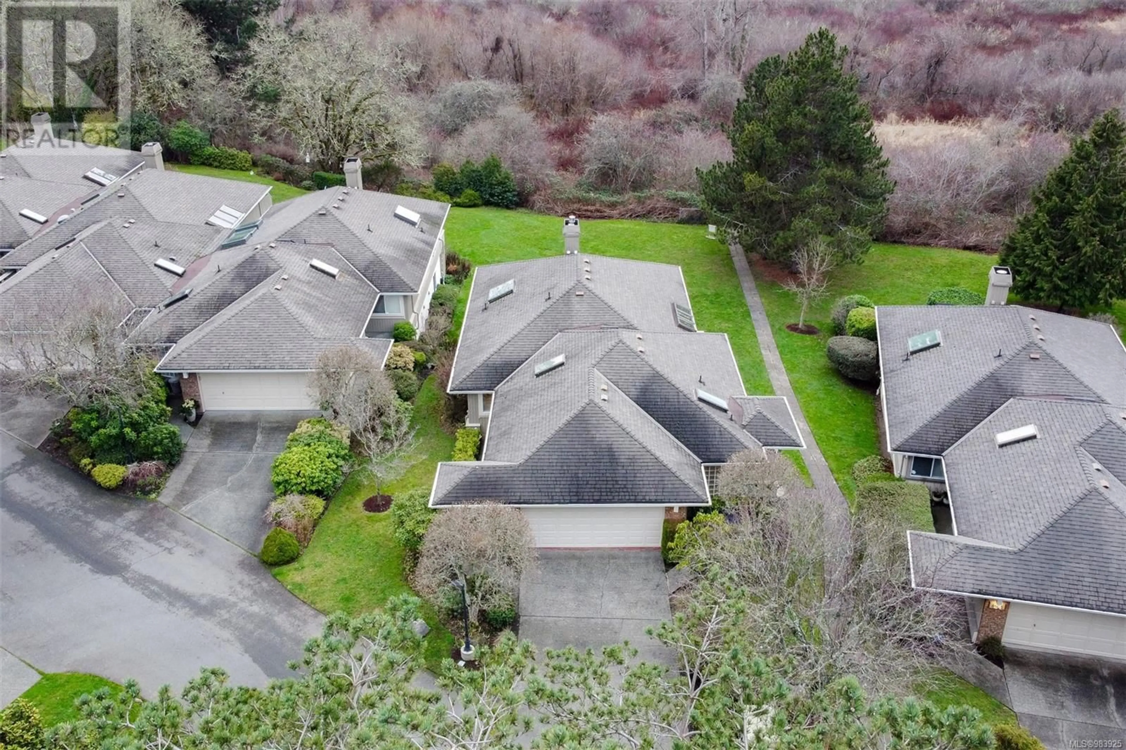 A pic from outside/outdoor area/front of a property/back of a property/a pic from drone, street for 23 899 Royal Oak Ave, Saanich British Columbia V8X3T3