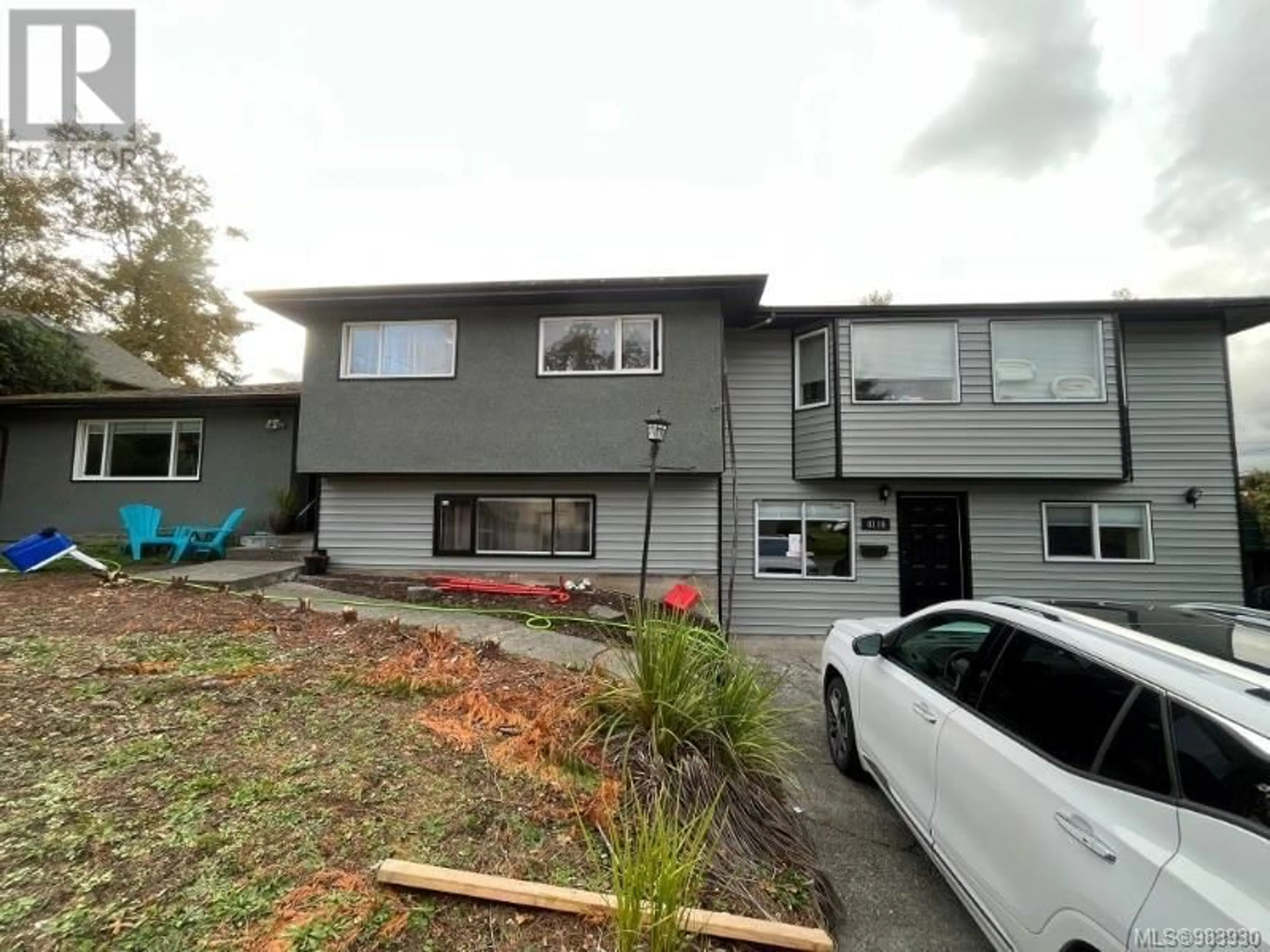 A pic from outside/outdoor area/front of a property/back of a property/a pic from drone, street for 4116 Glanford Ave, Saanich British Columbia V8Z4A6