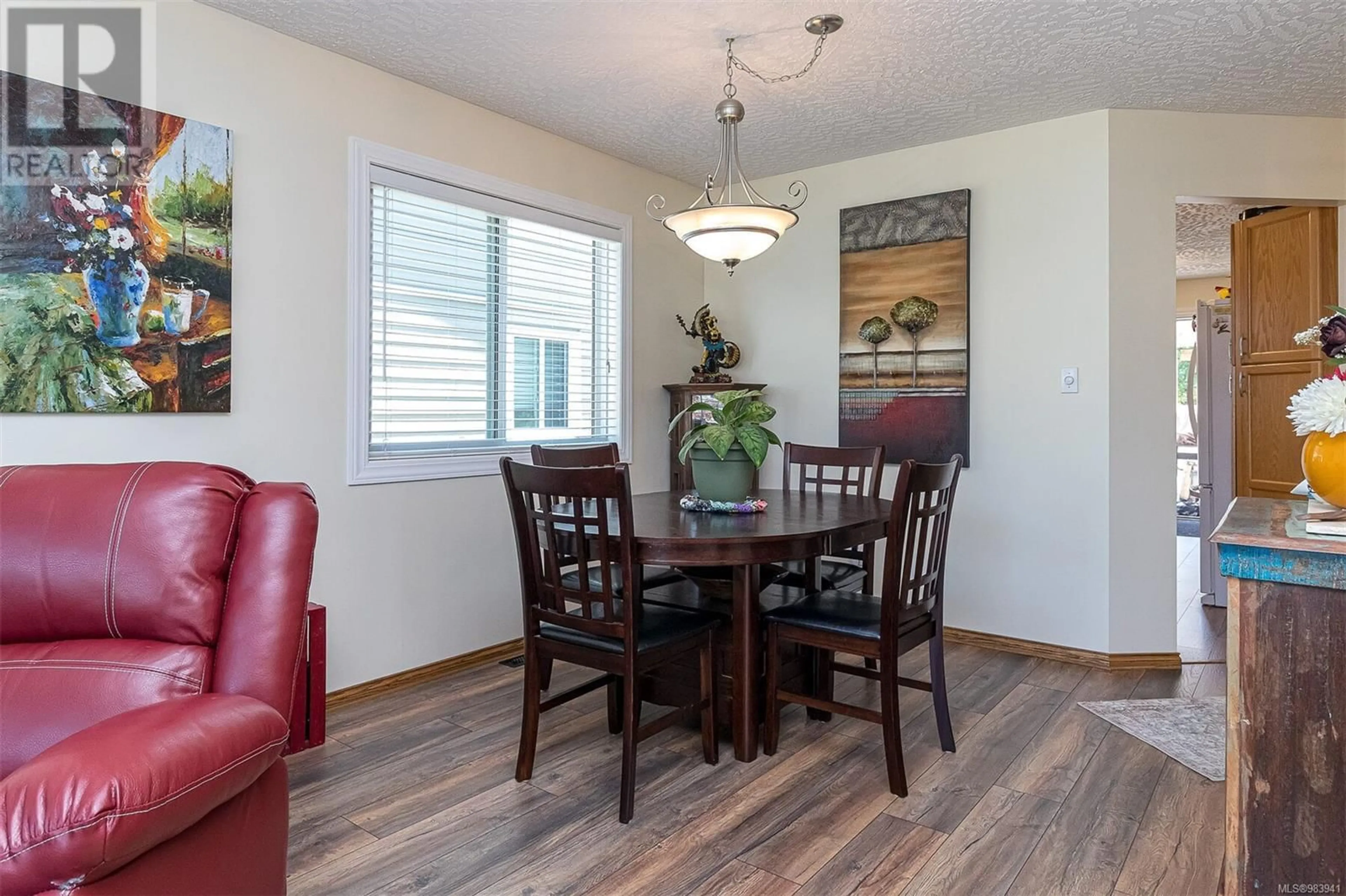 Dining room, wood/laminate floor for 24 815 Dunsmuir Cres, Ladysmith British Columbia V9G1R8