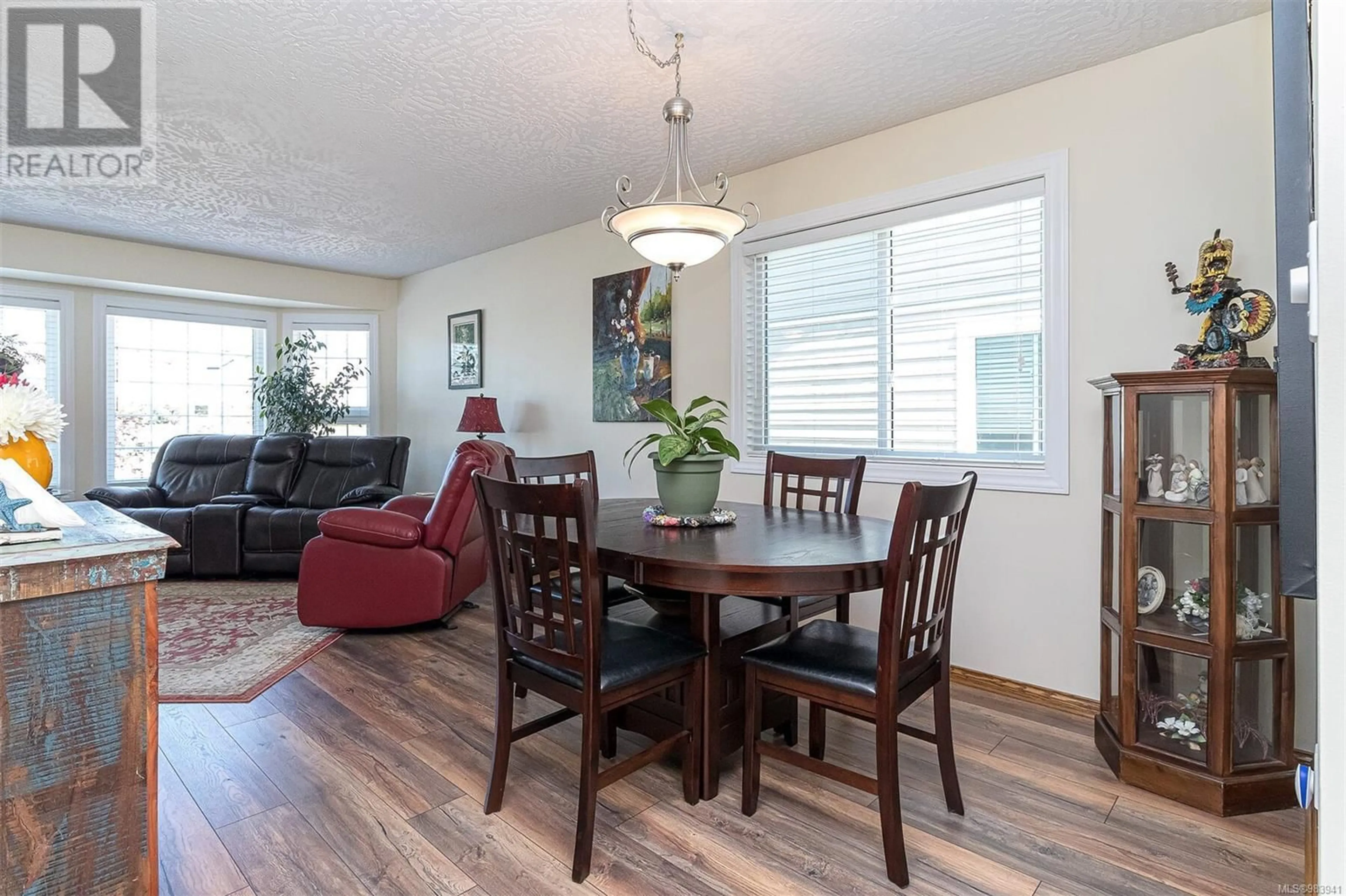 Dining room, wood/laminate floor for 24 815 Dunsmuir Cres, Ladysmith British Columbia V9G1R8