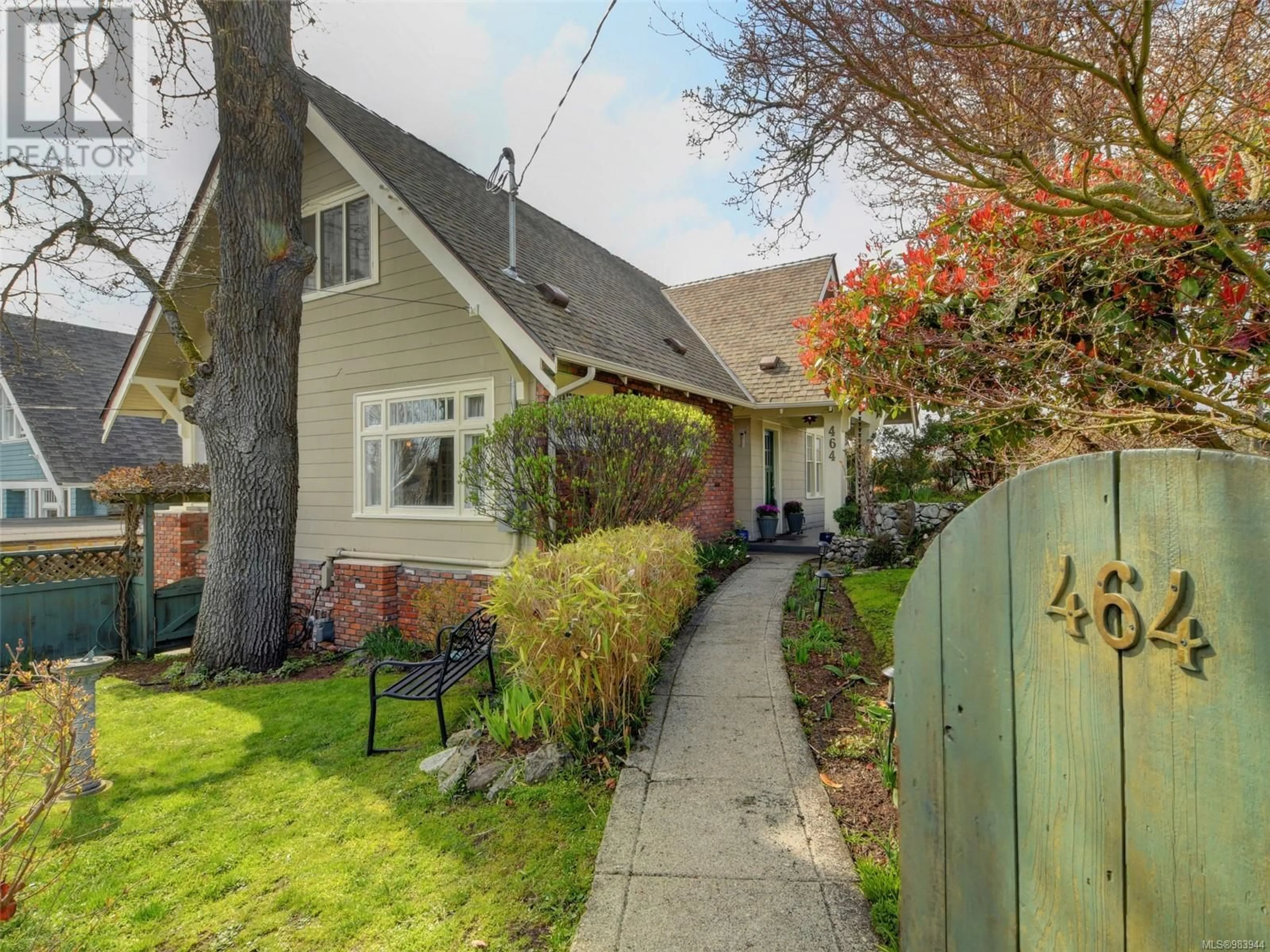 A pic from outside/outdoor area/front of a property/back of a property/a pic from drone, street for 464 Stannard Ave, Victoria British Columbia V8S3M5