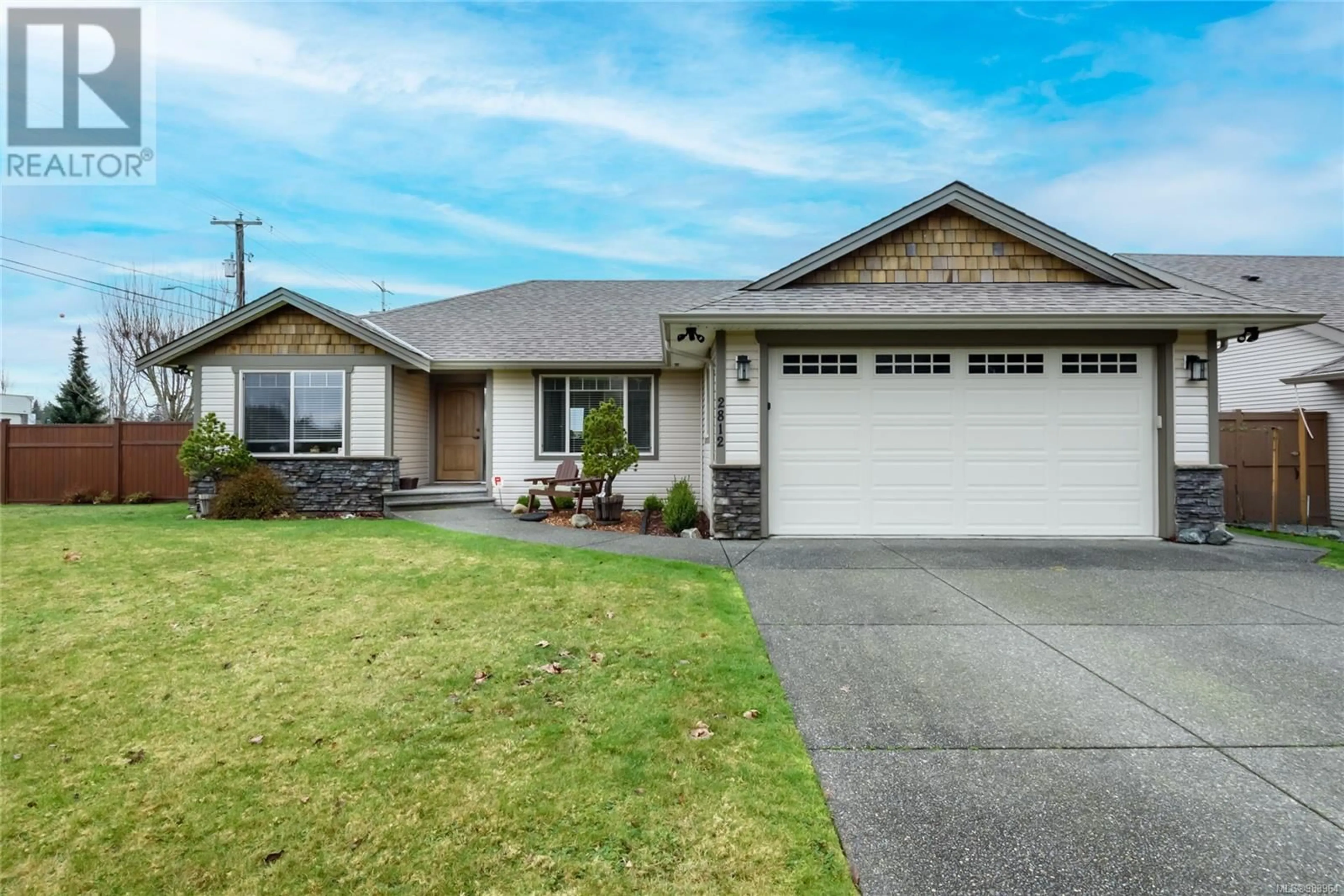 Home with vinyl exterior material, street for 2812 Cascara Cres, Courtenay British Columbia V9N4B8