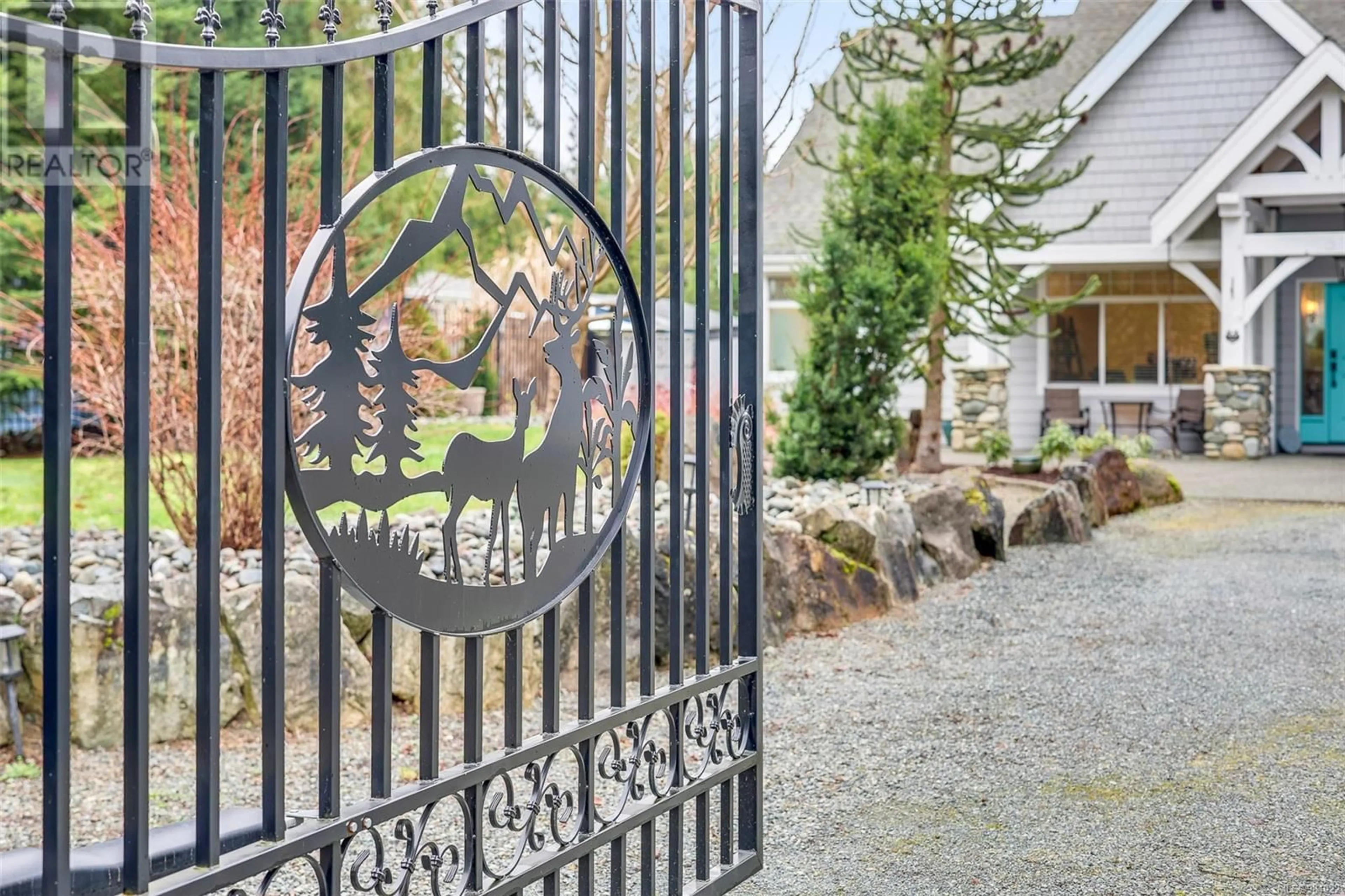 Indoor entryway for 969 Meadowlark Pl, Qualicum Beach British Columbia V9K1M6