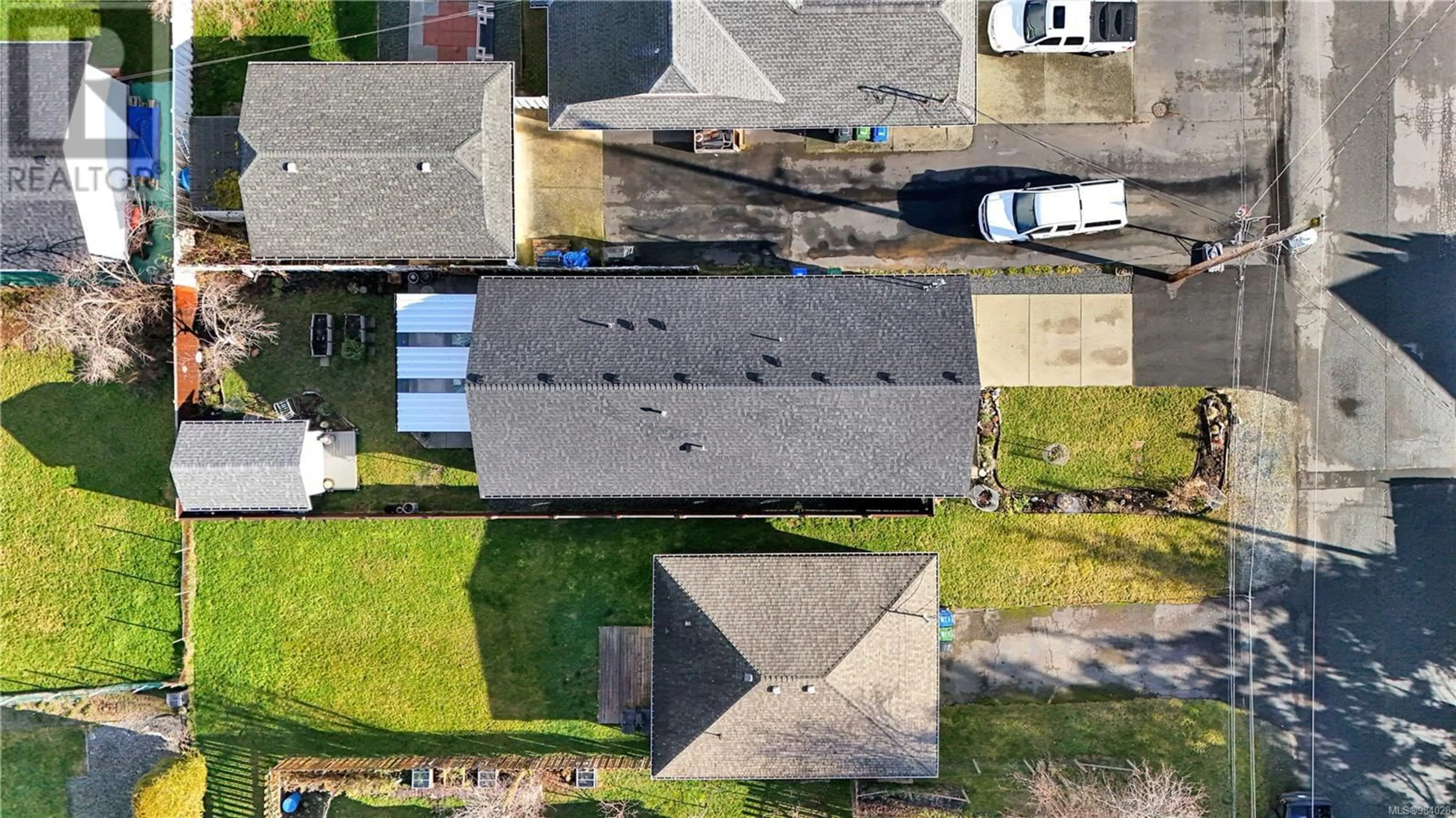 A pic from outside/outdoor area/front of a property/back of a property/a pic from drone, street for 4085 Cedar St, Port Alberni British Columbia V9Y6C5