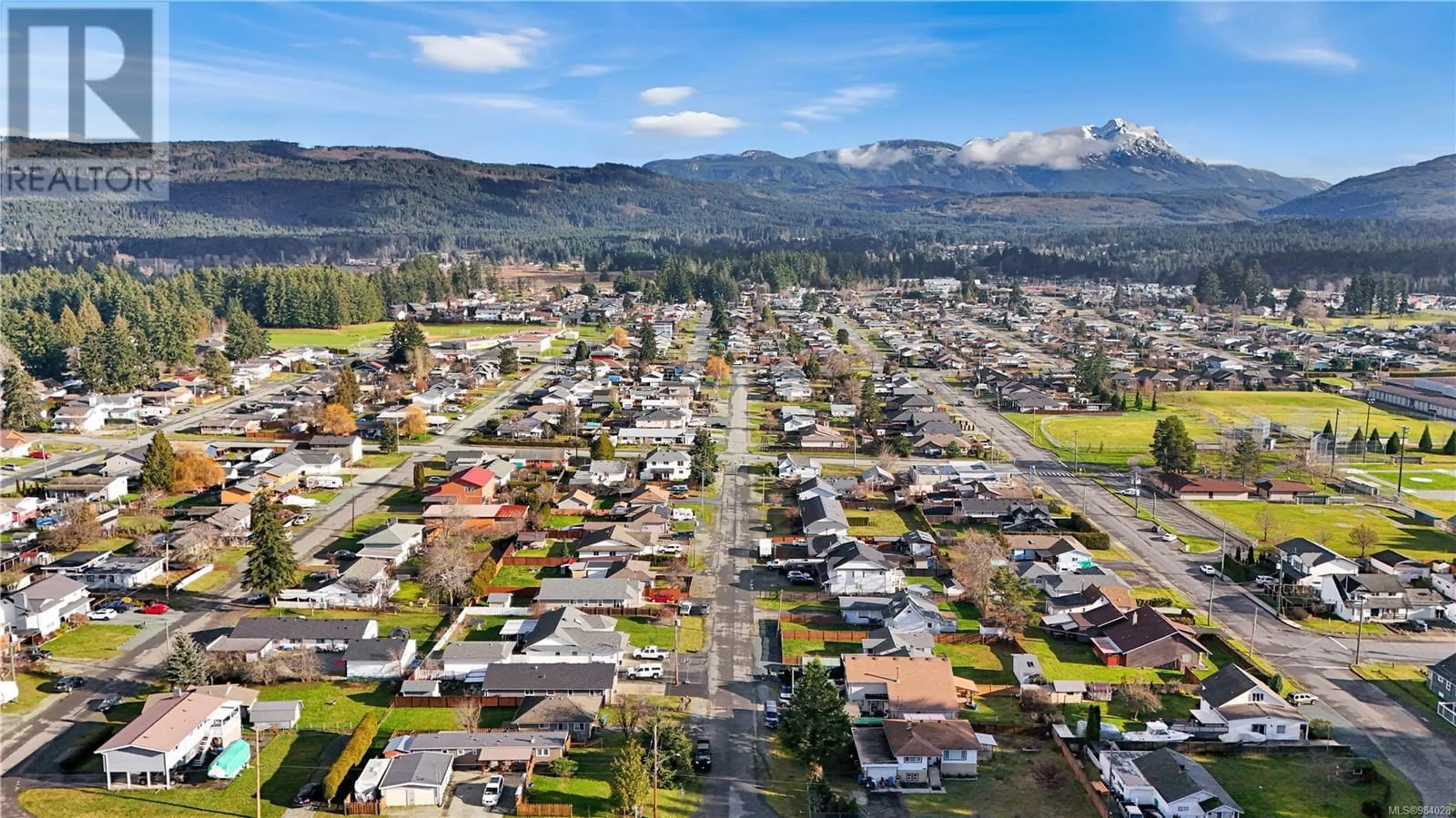 A pic from outside/outdoor area/front of a property/back of a property/a pic from drone, mountain view for 4085 Cedar St, Port Alberni British Columbia V9Y6C5