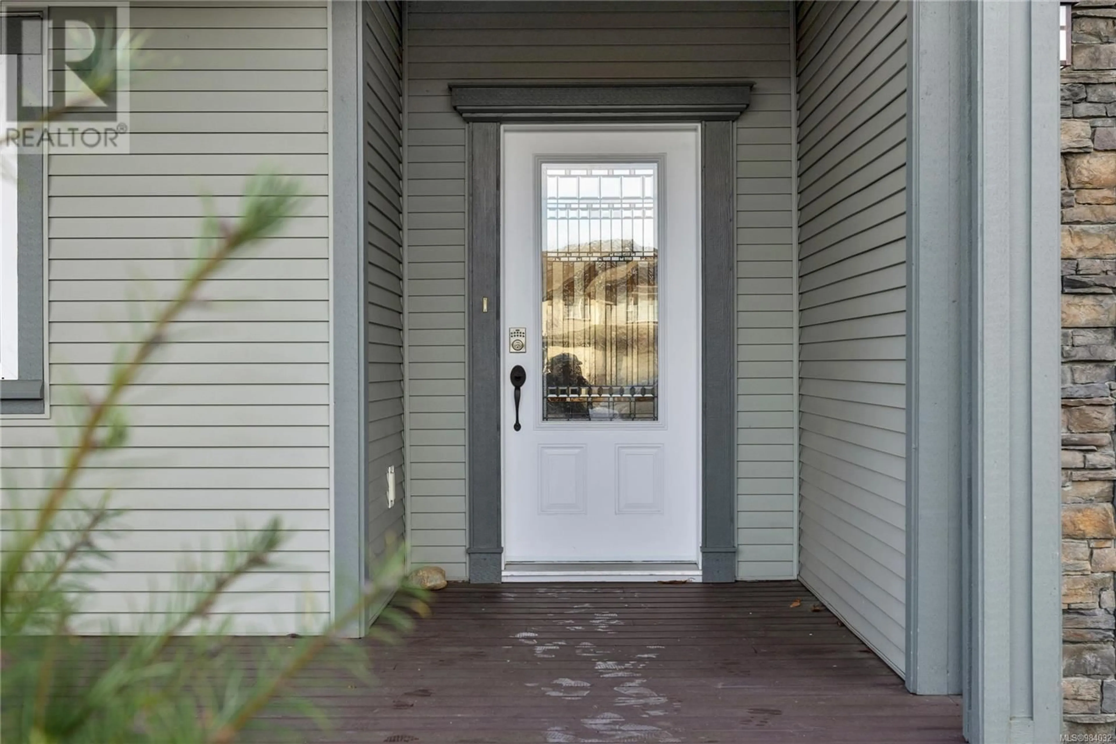 Indoor entryway for 1336 Thalia Pl, Nanaimo British Columbia V9R7E1