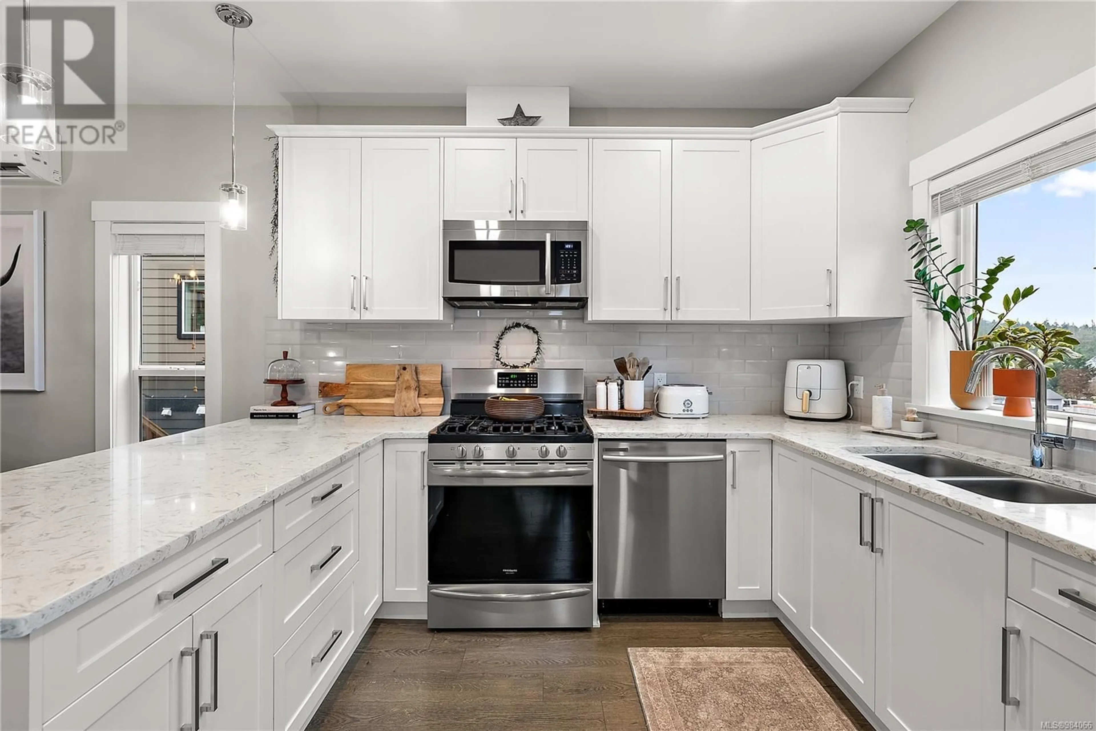 Open concept kitchen, ceramic/tile floor for 3596 Honeycrisp Ave, Langford British Columbia V9C0N5