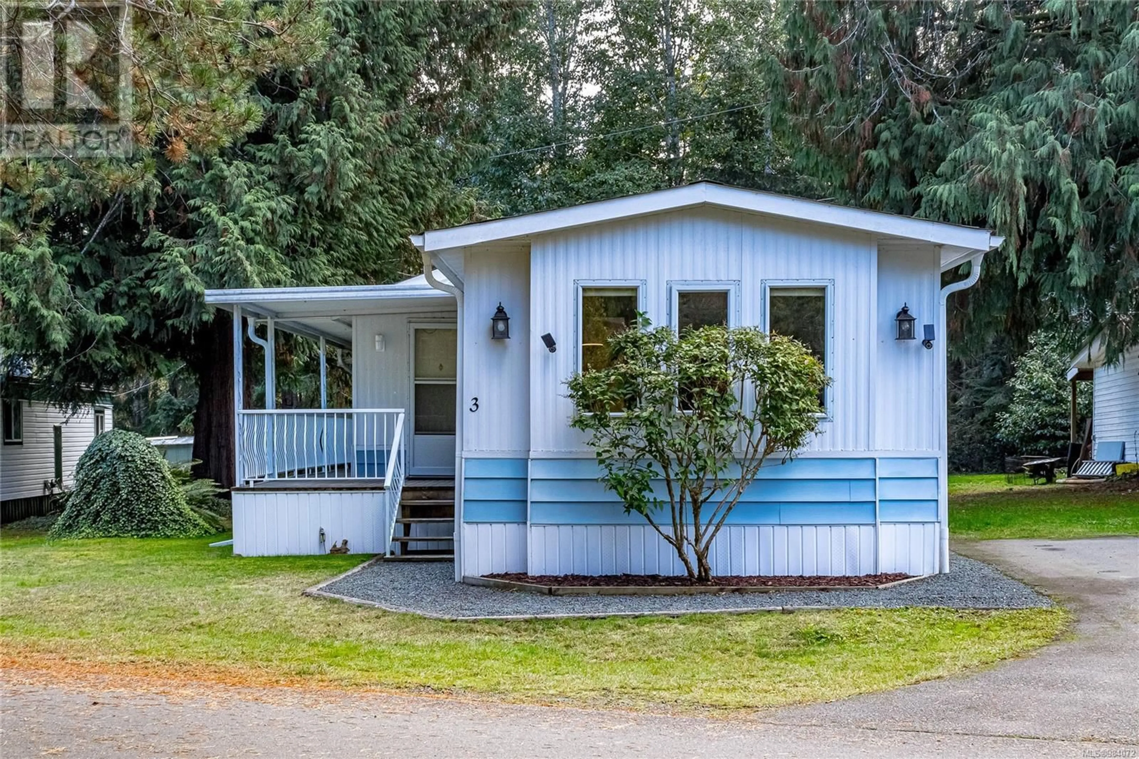 Home with vinyl exterior material, street for 3 6350 Island Hwy W, Qualicum Beach British Columbia V9K2E5