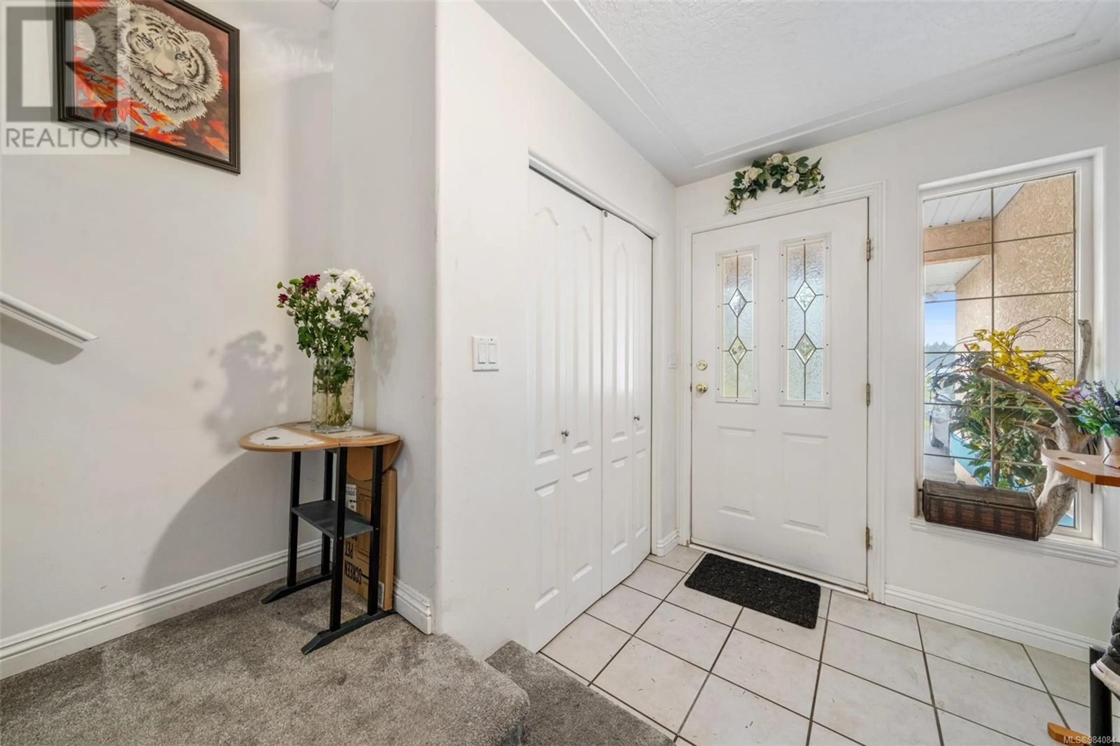 Indoor entryway for A 196 Belmont Rd, Colwood British Columbia V9C1B1